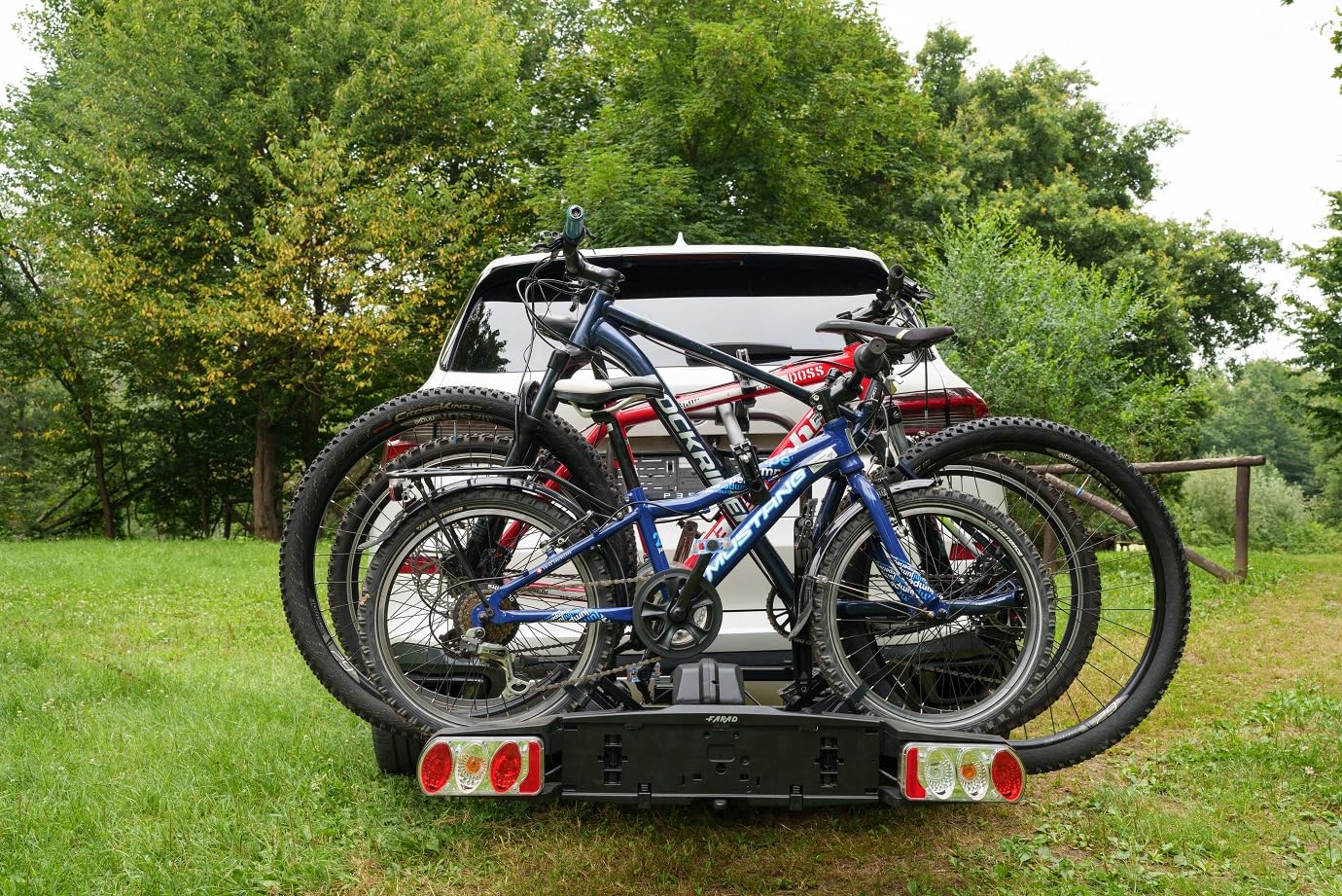 Farad Gepäckträger Maki und Farad Fahrradträger Susa 3B