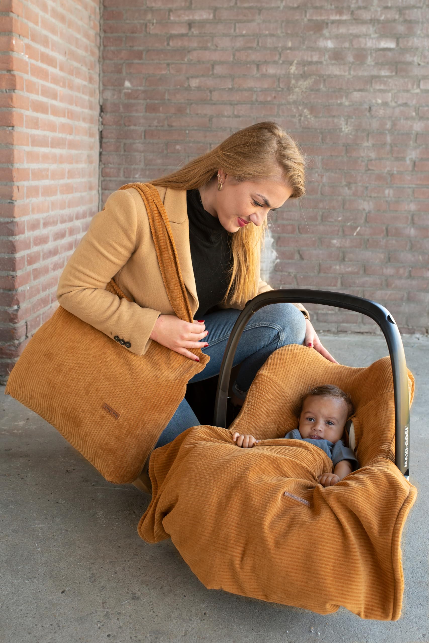 Baby's Only - Babyschalenbezug Sense - Weiche Rib Corduroy - Gruppe 0+ - Maxi Cosi Bezug Babyschale - Schonbezug für Autositz - 5-Punkt-Gurte - Kindersitzbezug für Jungen und Mädchen - Clay