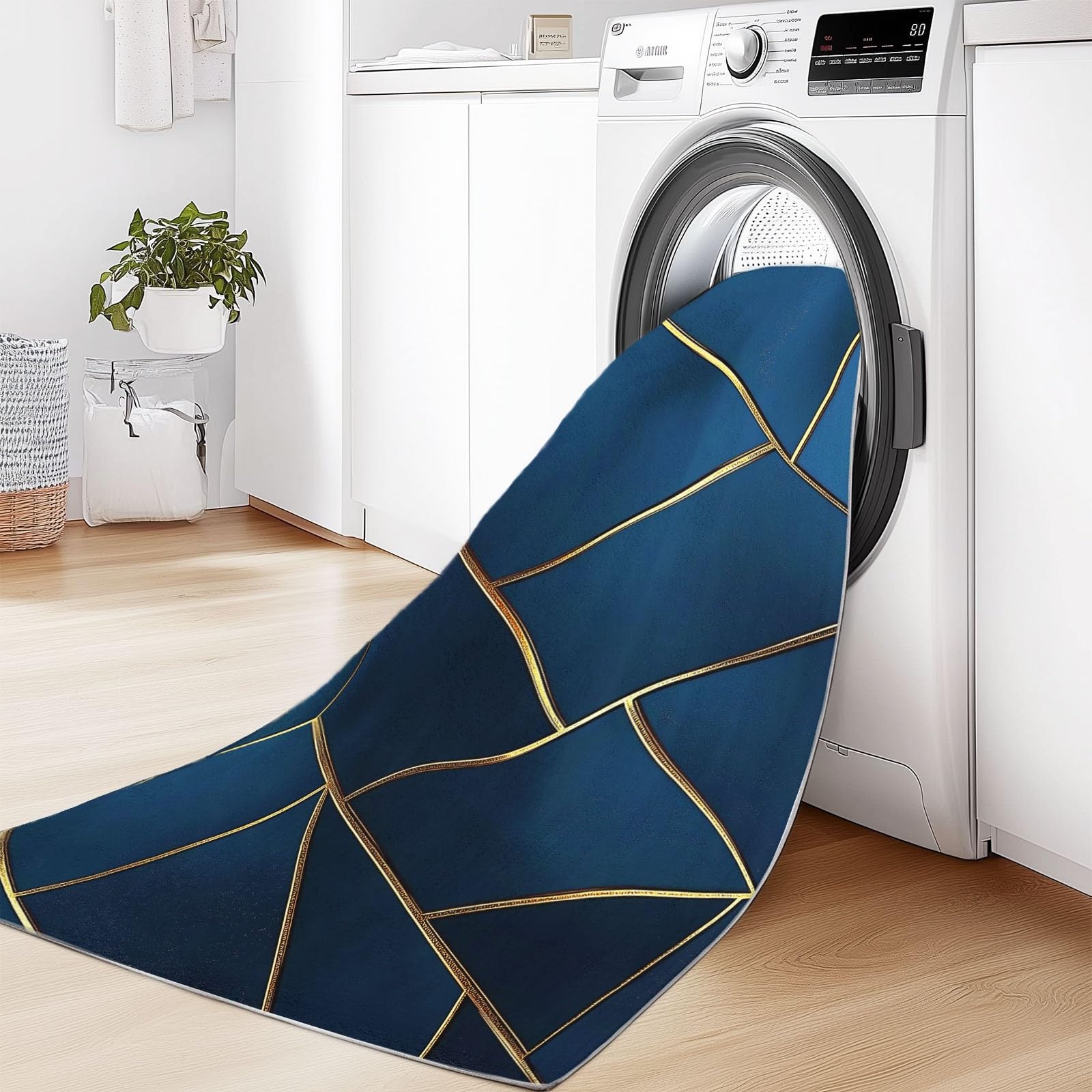 Tapis en Flanelle Douce 180 x 240 cm Triangles Géométriques Lignes Dorées Tapis de Salon Moderne, Antidérapant et Lavable en Machine – Idéal Chambre – Poils Courts Facile à Nettoyer, Bleu Marine