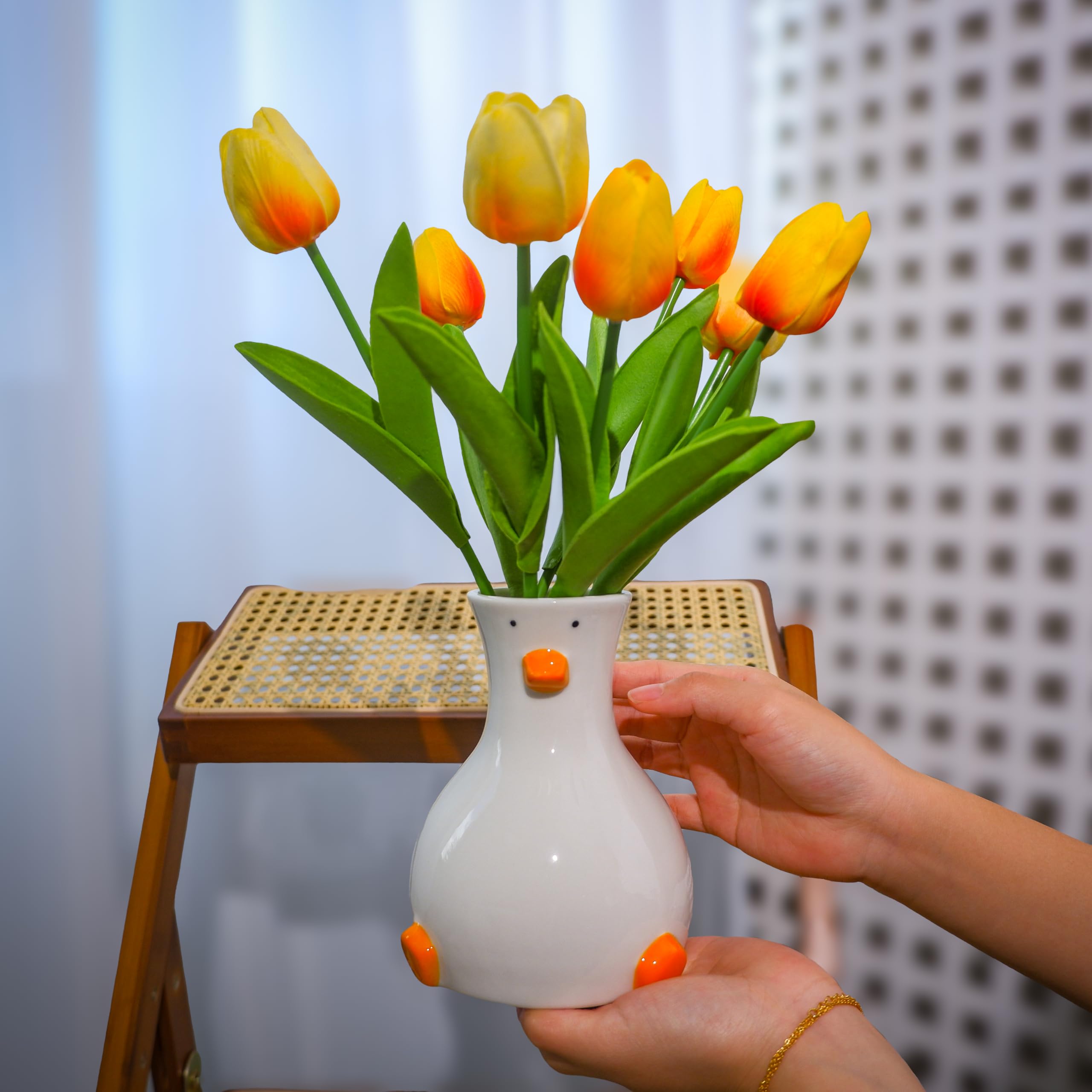 MOUGIGI Handgefertigte Keramik-Entenvase – weiße moderne Blumenvase mit einzigartigem Enten-Design – runde ästhetische Tischdekoration – flippige und trendige Kunstvase