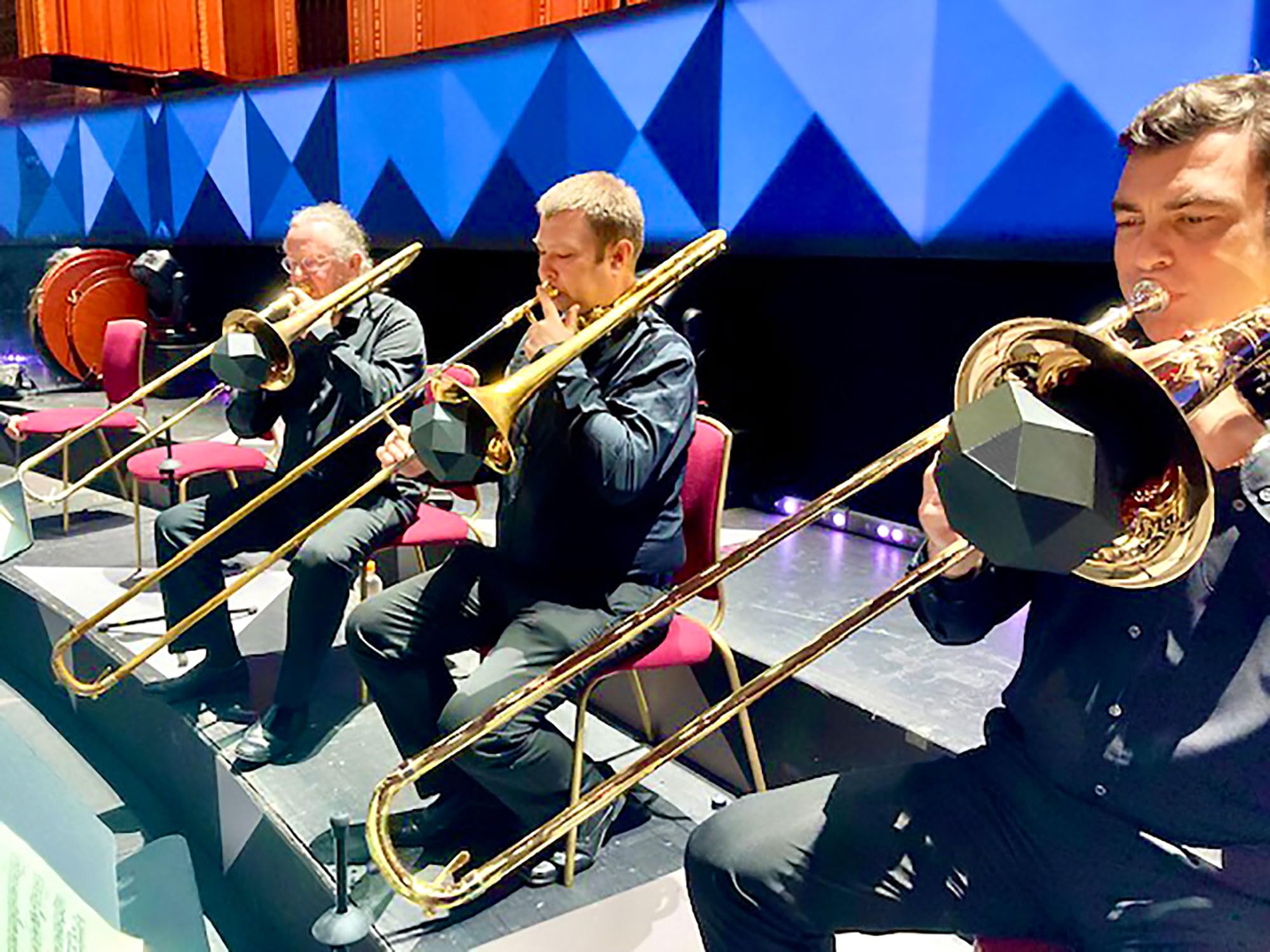 Sordina professionale per trombone tenore, leggera, accordata con precisione, facile da suonare, design non dentabile
