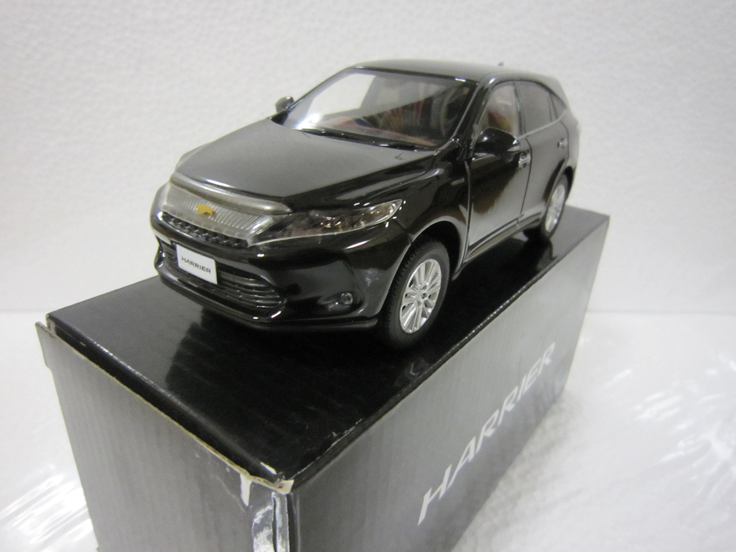 Amazon | トヨタ 1/30 オフィシャルミニカー ハリアー ハイブリッド 