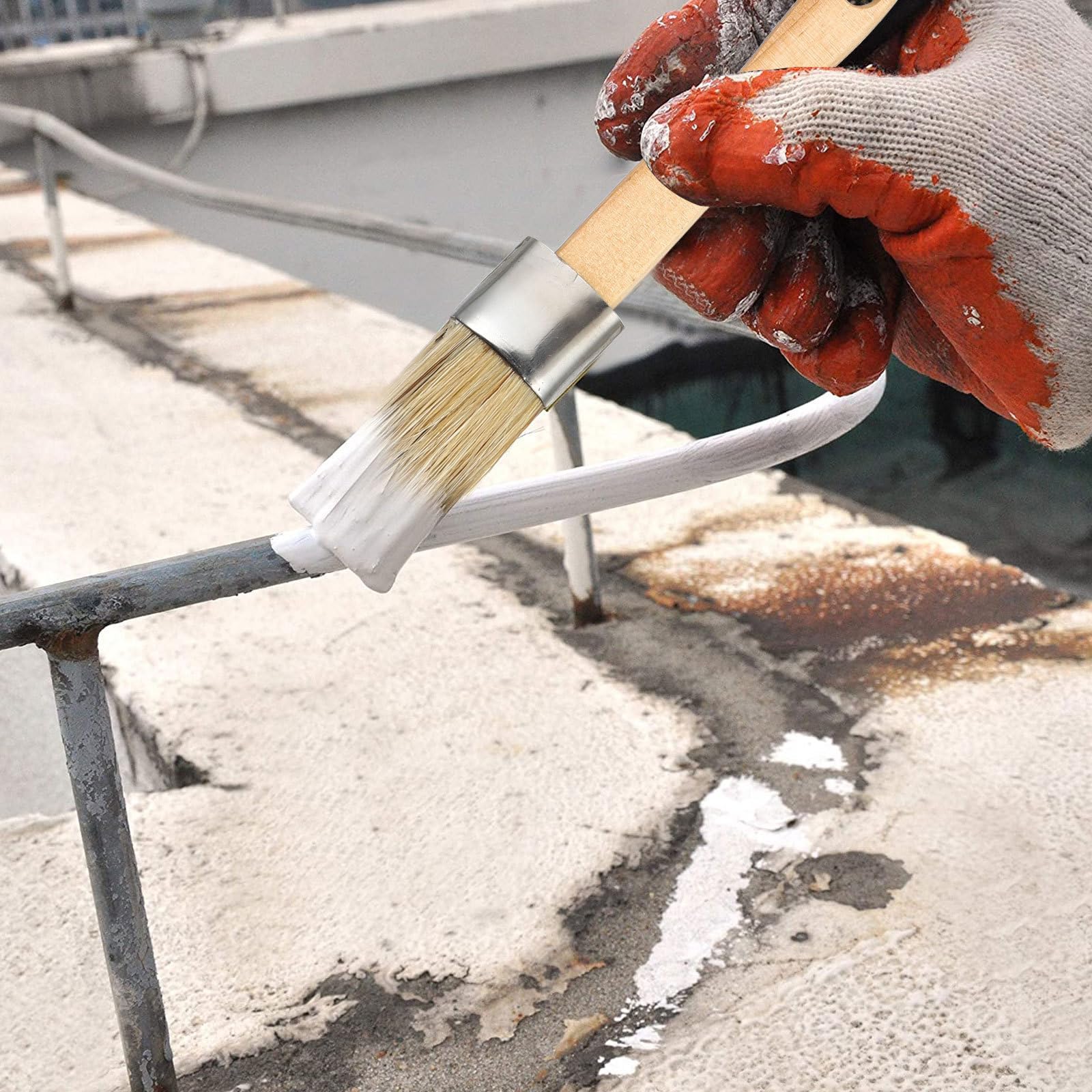 DOITOOL Set de 5 Pinceaux à Tête Ronde en Bois et Poils de Soie Robuste, Adaptés pour Peinture sur Chaises et Coiffeuses Sangles en Cuir Pratiques