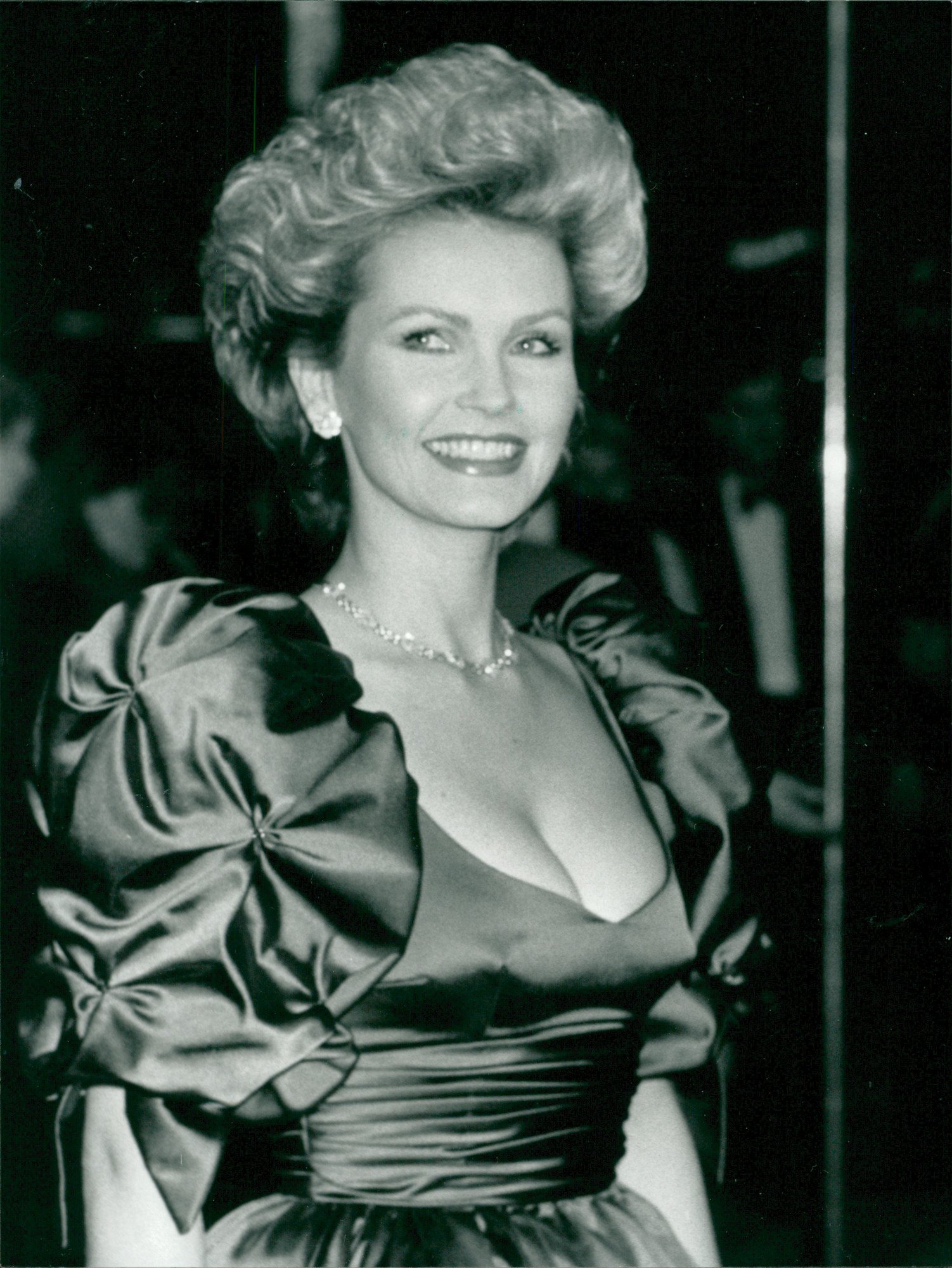 Amazon Com Vintage Photo Of Fiona Fullerton Everything Else Amazon Com Vintage Photo Of Fiona Fullerton Everything Else