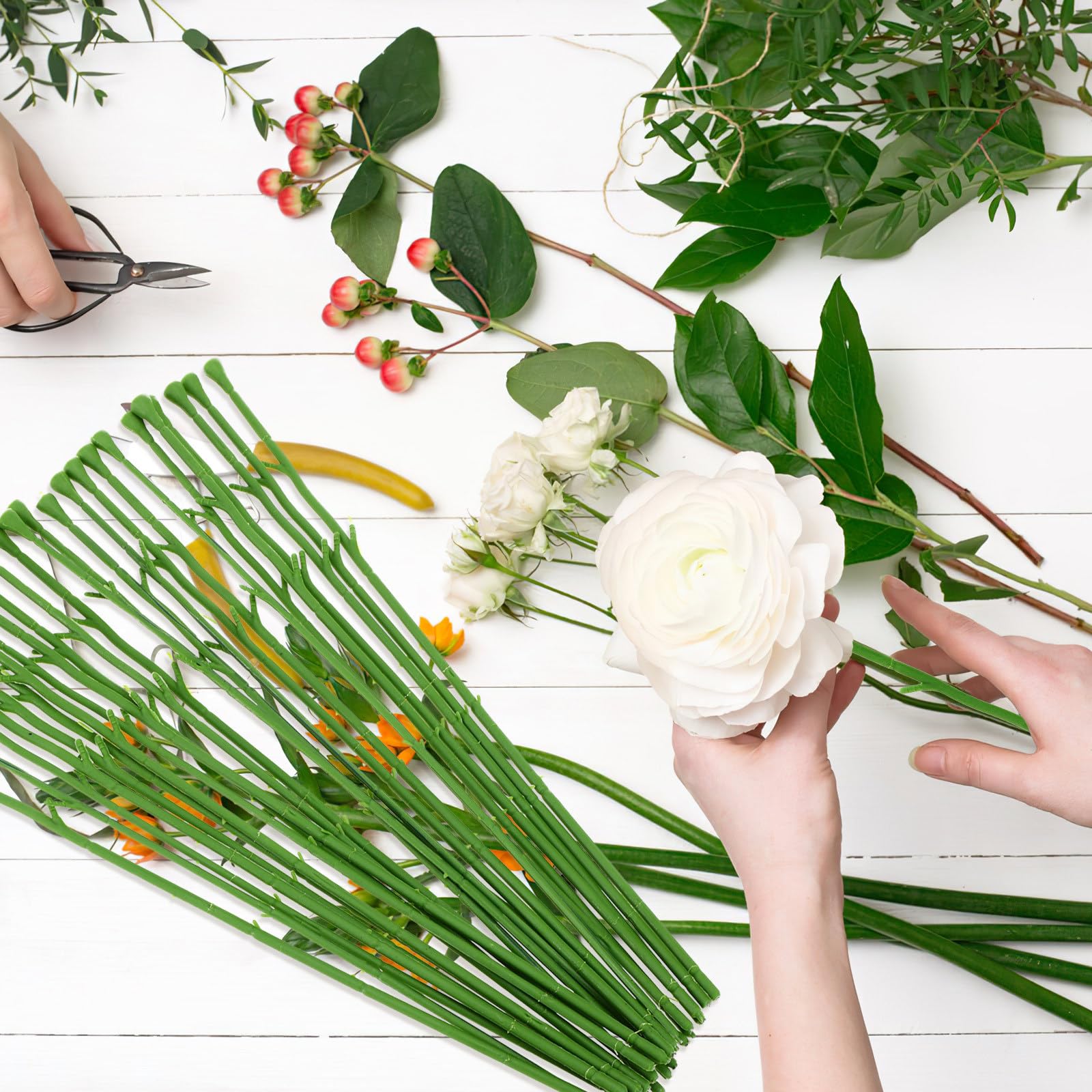 100 pièces Lot de Tiges Artificielles Vertes Flexibles pour Fleurs Décoratives DIY Accessoires pour Têtes de Fleurs Adapté Aux Arrangements de Mariage et Décoration Maison