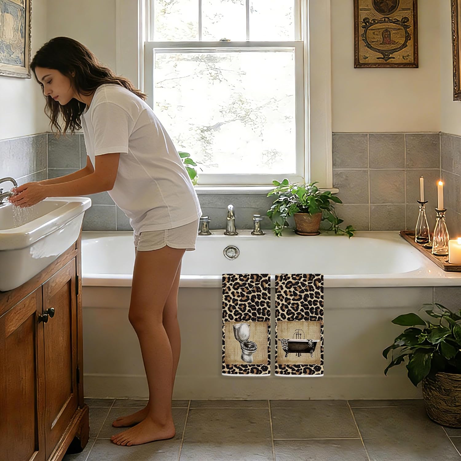 Leopard Print Bathroom Decor Hand Towels, Cheetah Print Bathroom Decor, Trendy Fashion Funky Bathtub Toilet Decorative Hand Towels for Washroom Restroom, 16x24 Inches Set of 2