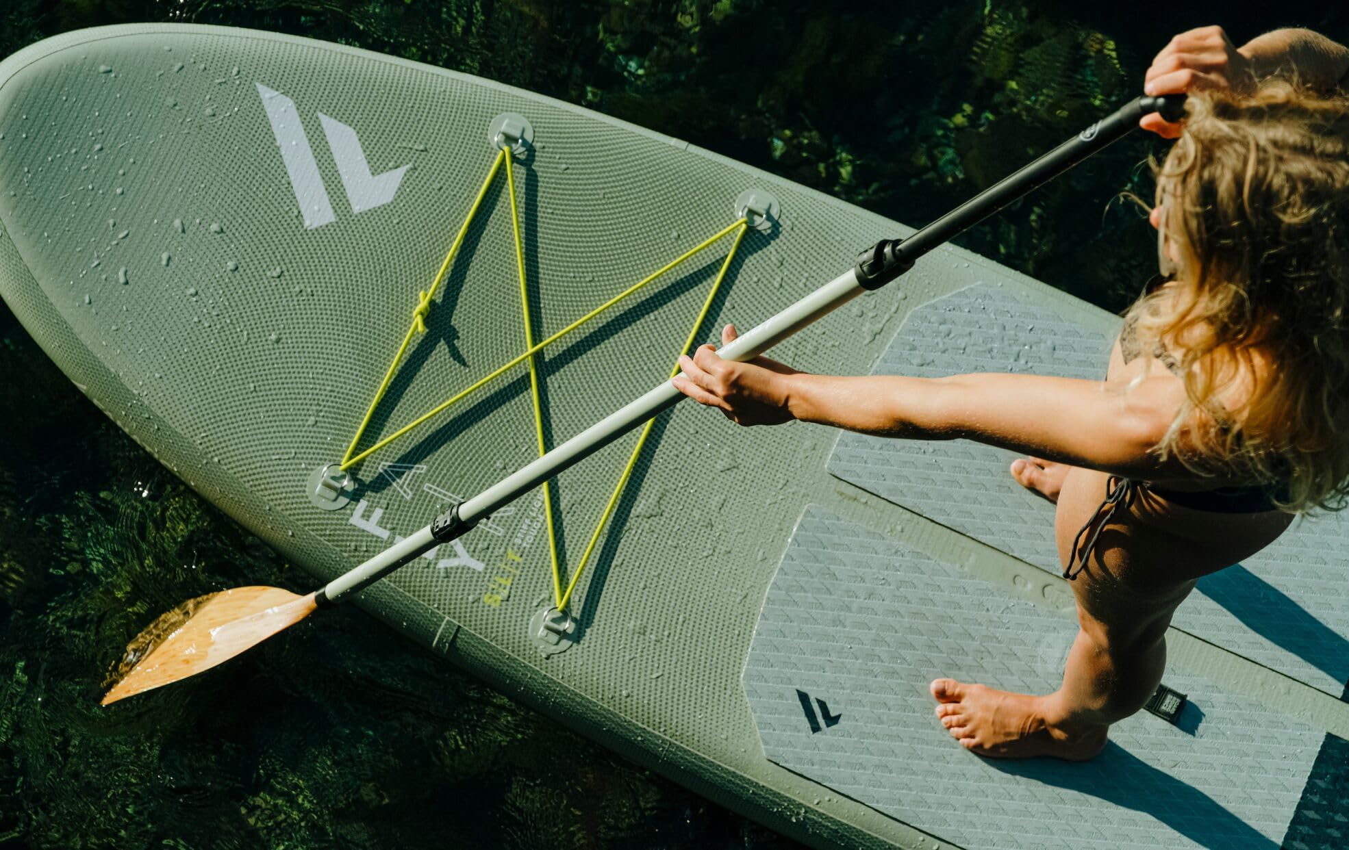 FANATIC Fly Air SLT 10,8 SUP 2025 Grey/Green INKL. Pure Adjustable 3-Piece Paddel