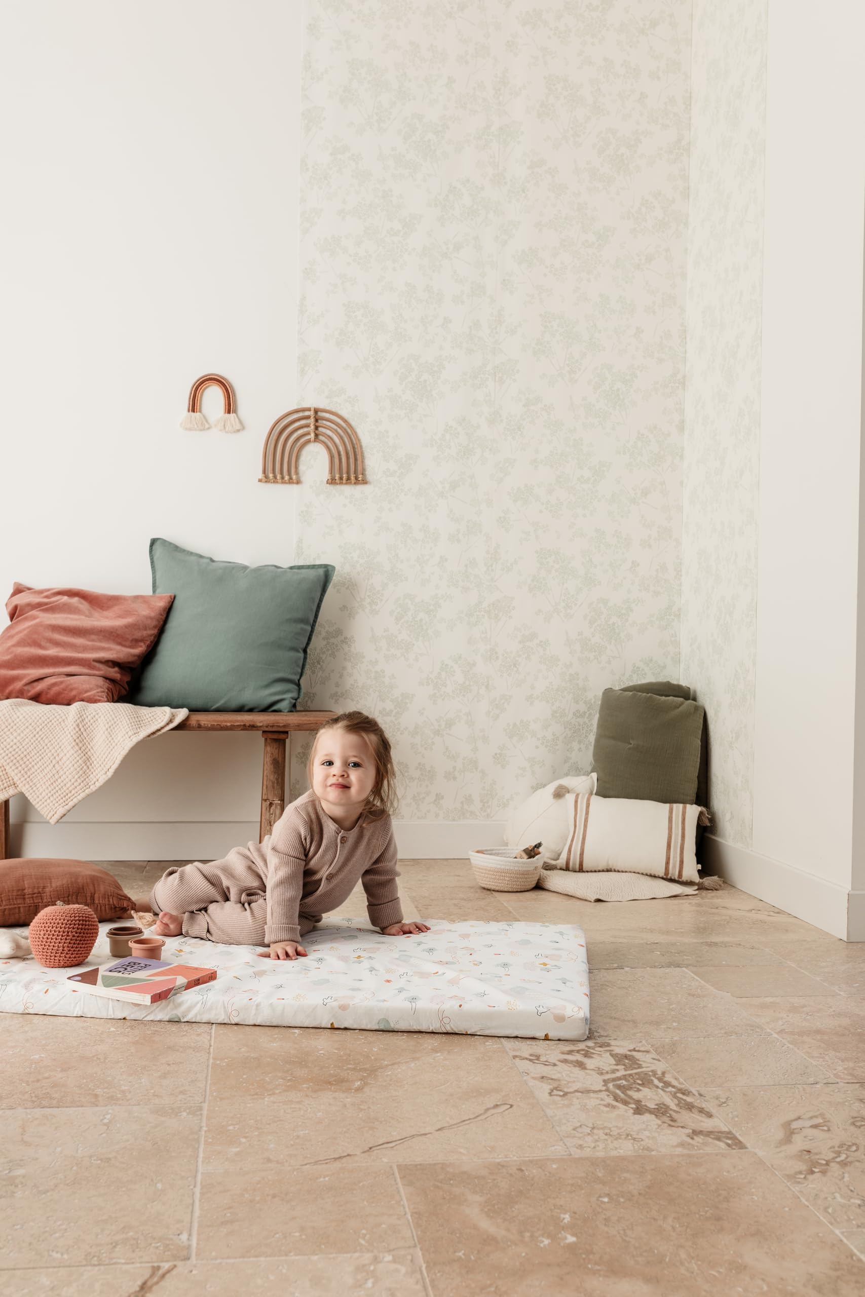 Tinéo - Matelas Bébé De Voyage 60x120x4cm - Dessous Polychlorure De Vinyle - Utilisation Intérieur et Extérieur - Déhoussable - Enroulable - Transportable (Balloons)