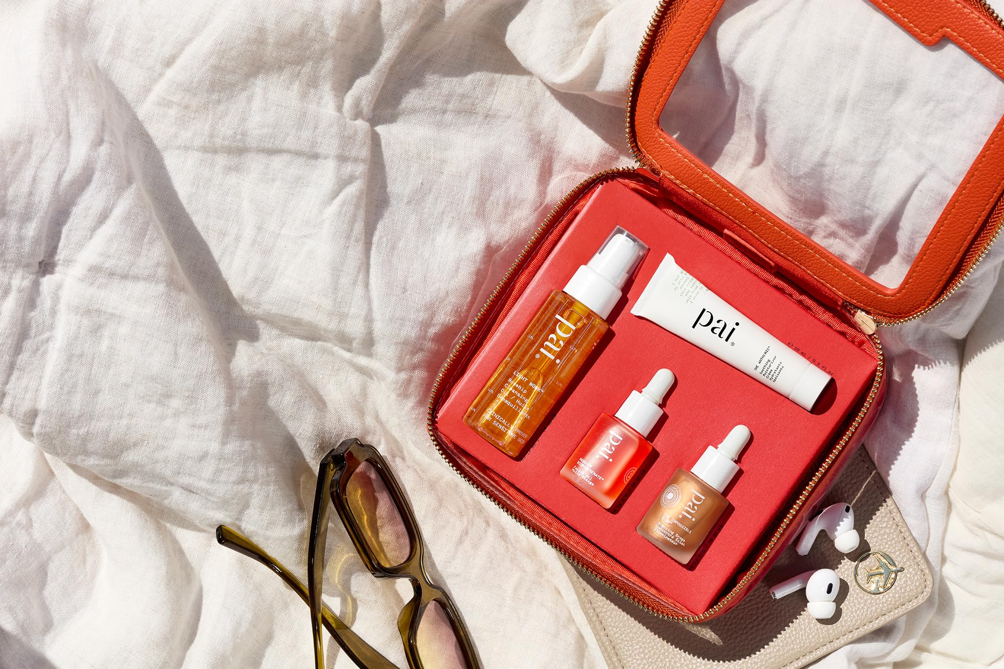 Pai Skincare - Try Pai Kit Scoperta | Detersione, idratazione lenitiva & luminosità, rosa canina estratta a CO2, certificati COSMOS, vanity case ricaricabile