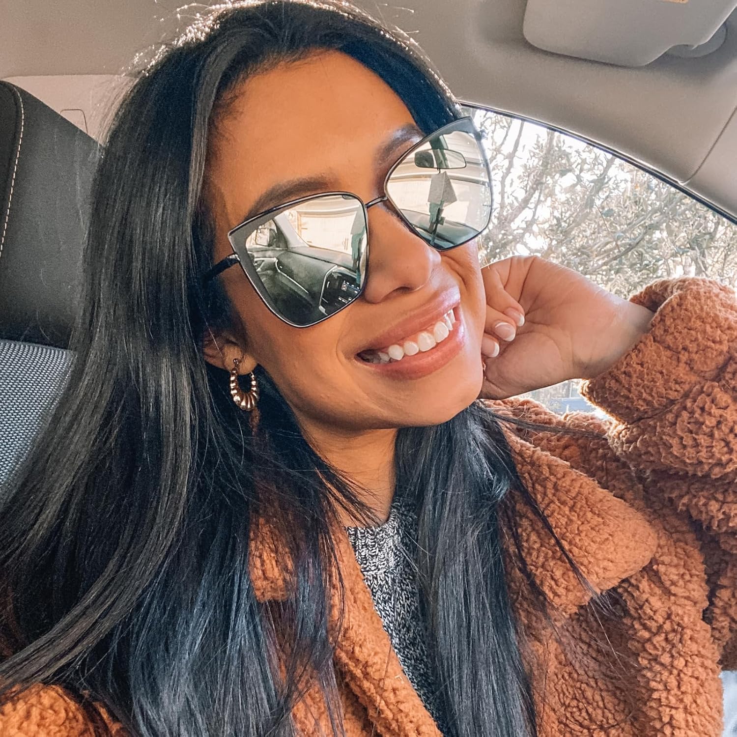 DIFF Óculos de sol de metal Grace Cat Eye para mulheres, proteção UV400 superdimensionada e leve em promoção! Veja a oferta e mais achadinhos de Óculos de sol 4 Hoje é o melhor dia para comprar DIFF Óculos de sol de metal Grace Cat Eye para mulheres, proteção UV400 superdimensionada e leve com aquele preço maroto! Promoção! Aproveite a oferta! 4