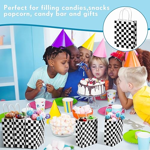 Miniatura 6 de Gersoniel 24 bolsas a cuadros para golosinas de carreras, color blanco y negro, bolsas a cuadros con temática de racecar, contenedores de dulces de