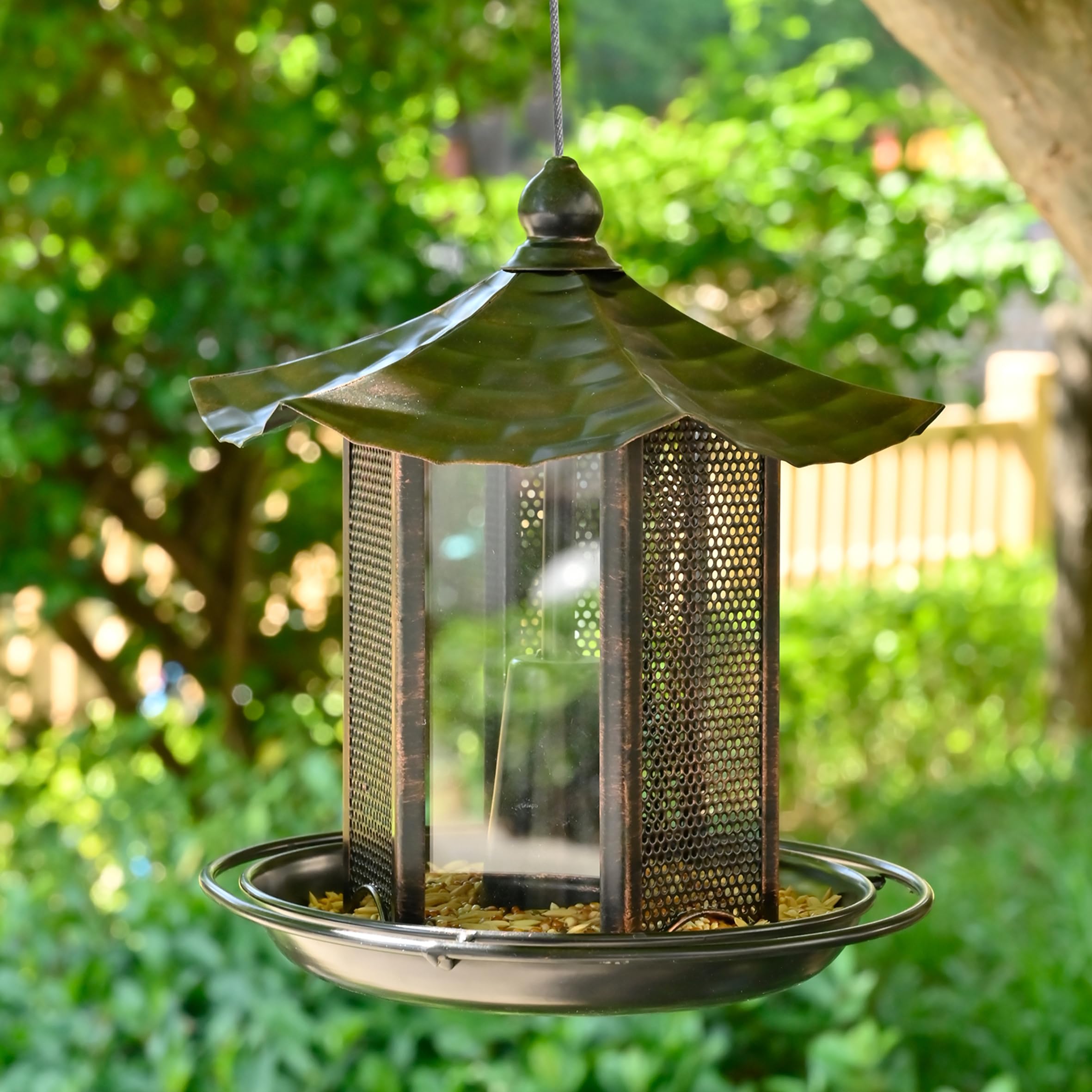 CVHOMEDECO. Mangiatoia per uccelli per esterni da appendere in metallo per uccelli selvatici, decorazione esterna da giardino a forma esagonale con tetto, rame antico