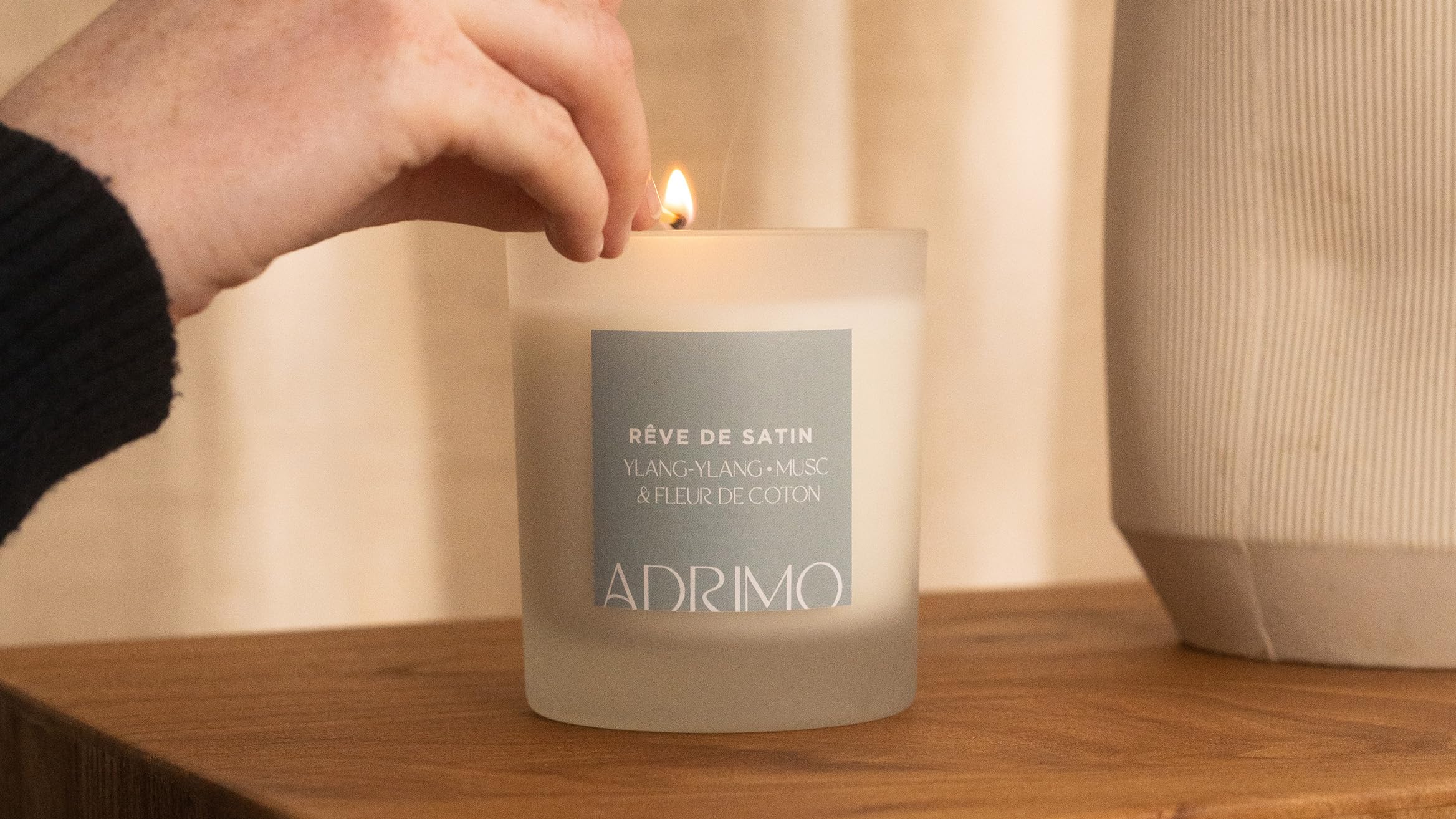 Coffret Cadeau Adrimo Paris – Diffuseur de Parfum 100 ML & Bougie Naturelle 300g – Ylang-Ylang & Fleur de Coton – Rêve de Satin