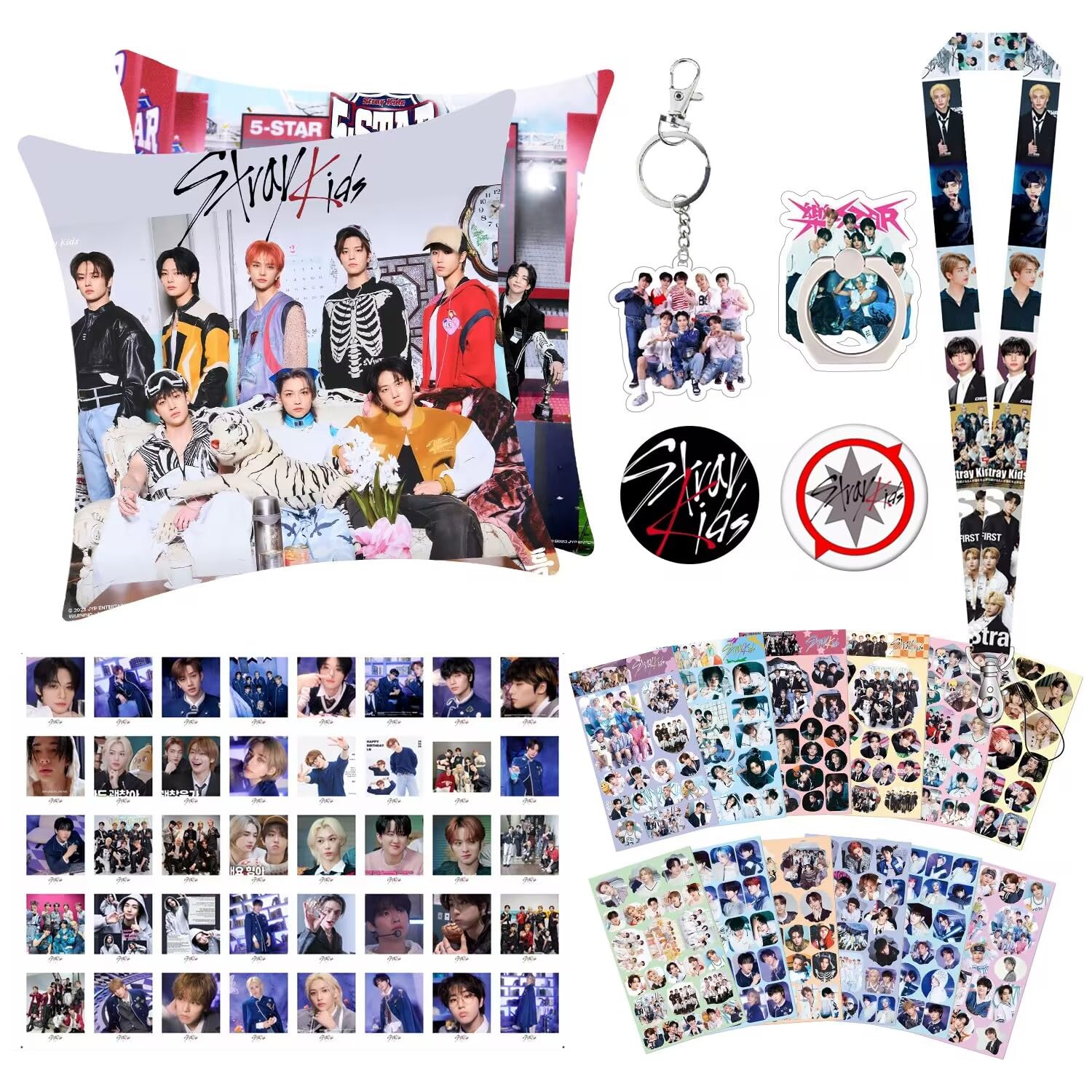 Stray Fan Articoli Set Per Stay, Merchandising SKZ Con 1 Federa Stray 45x45 Cm, 1 Portachiavi, 1 Anello Per Cellulare, 1 Cordino, 2 Spille, 12 Adesivi, 40 Skz Tesserino Fotografico