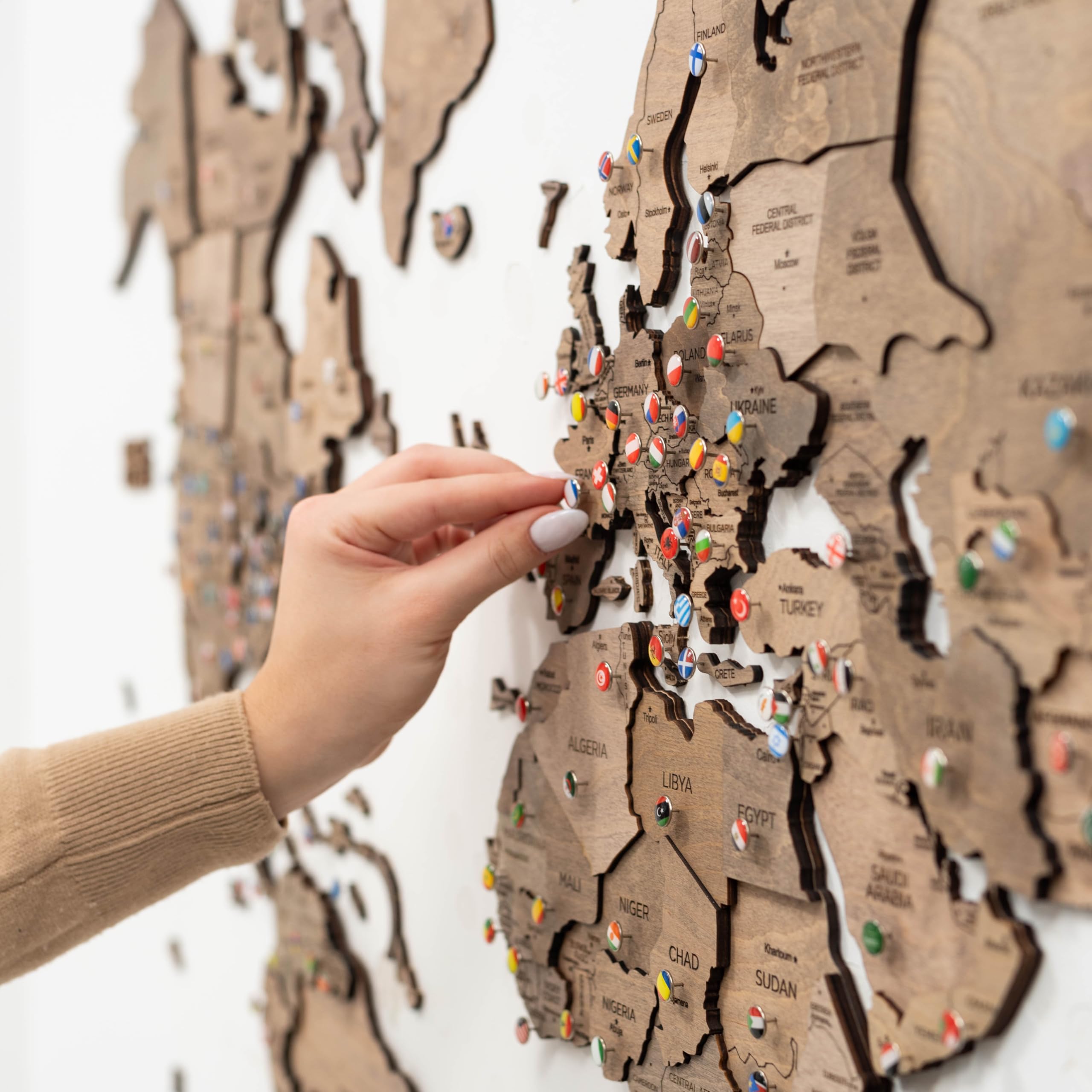 ENJOY THE WOOD Mappa Mondiale in Legno 3D Arte da Parete Grande Decorazione da Parete Idea Regalo per Inaugurazione Casa Mappa Mondiale in Legno per Viaggi Casa e Cucina o Ufficio (M, Terra)