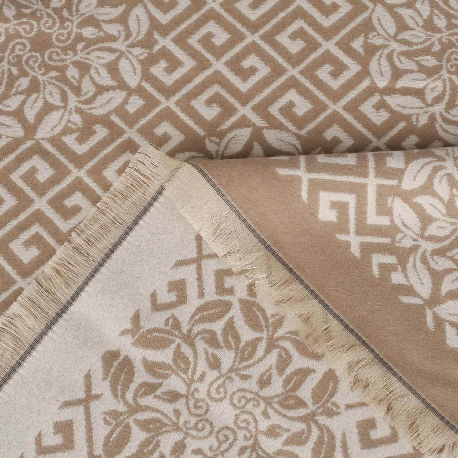 EXTREE Women's Scarf Wrap, Soft & Warm Shawl, Lightweight Skin-Friendly, Versatile for All Seasons, Holiday Gift Idea - Image 6