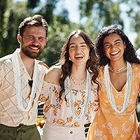 Vista 4 de Cuentas de Mardi Gras, 120 collares de cuentas, cuentas blancas de 33 pulgadas a granel, accesorios de Mardi Gras, mantas de desfile de disfraces