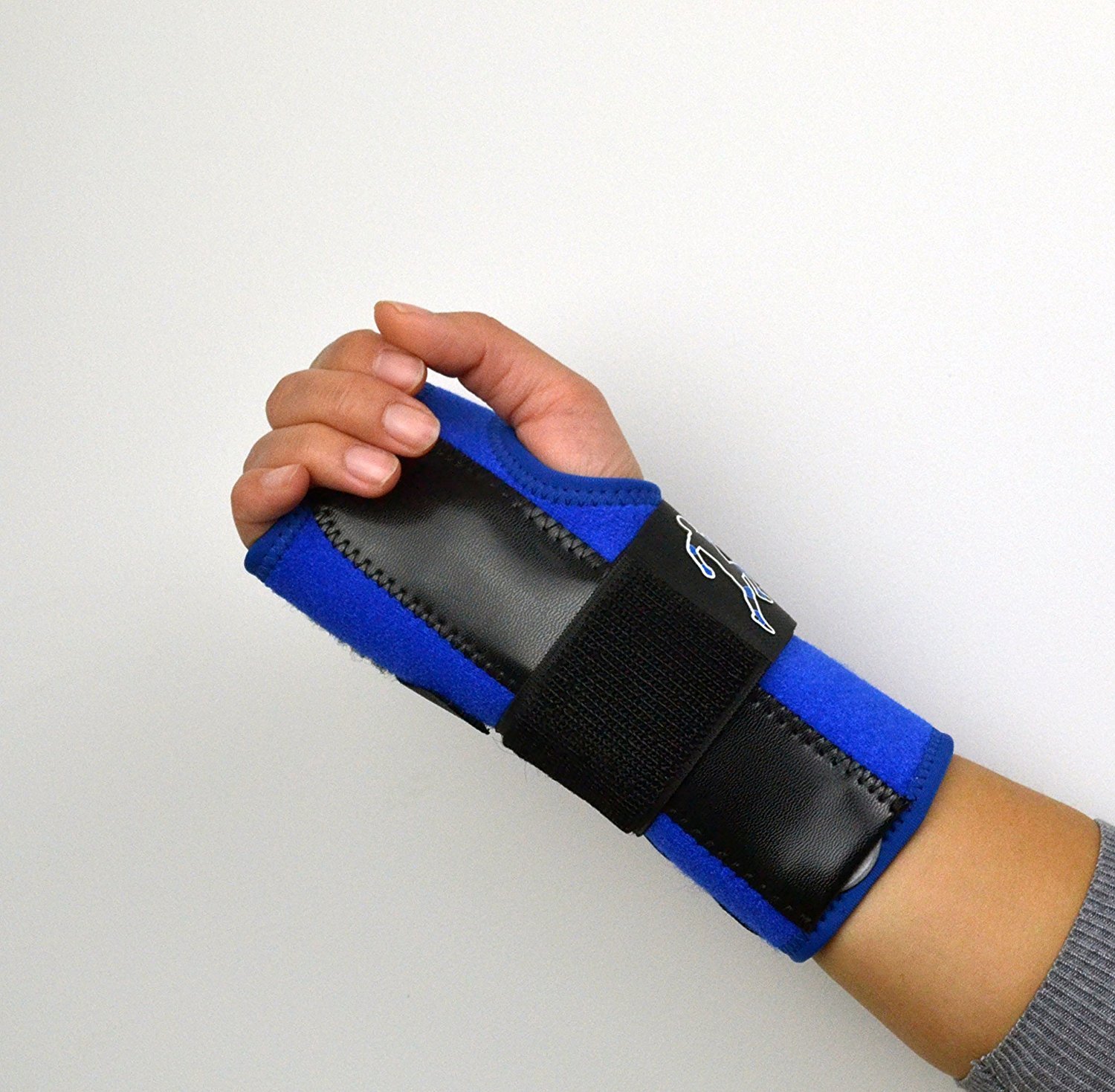 Wrist Support Brace/Splint - Provides Instant Pain Relief from Carpal Tunnel Syndrome, Sprains, Arthritis and Wrist Pain Day or Night - Medically Approved - Adjustable Strap - Universal Size - Left