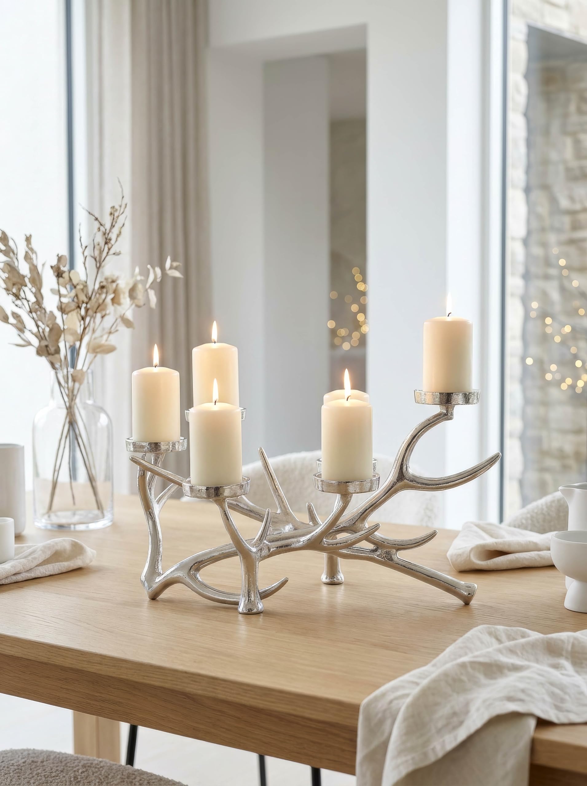 EDZARD Kerzenleuchter James (H 25 cm, L 45 cm), Aluminium vernickelt, 6-flammig für Stumpenkerzen bis Ø 6 cm, im Geweih-Design – Geweih Kerzenständer Silber, Kerzenhalter Hirsch, Weihnachtsdeko