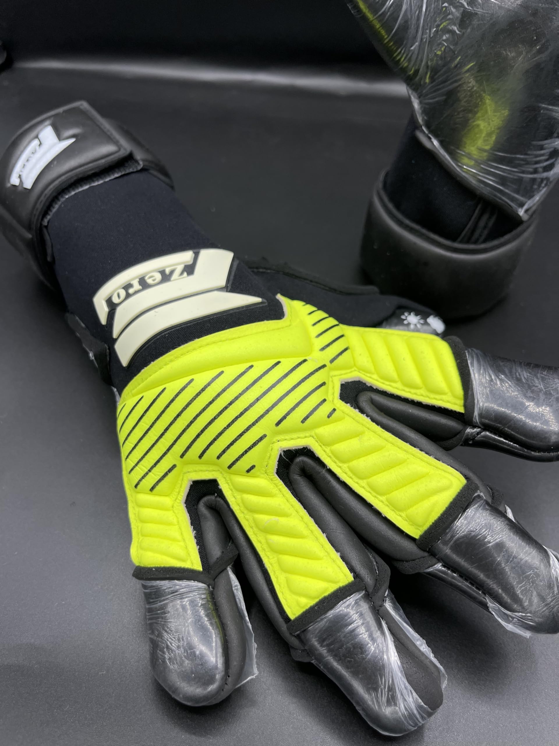 サッカー　キーパーグローブ イニシャル アリーナ ネガティブ ブルーシャドー | キーパーグローブ