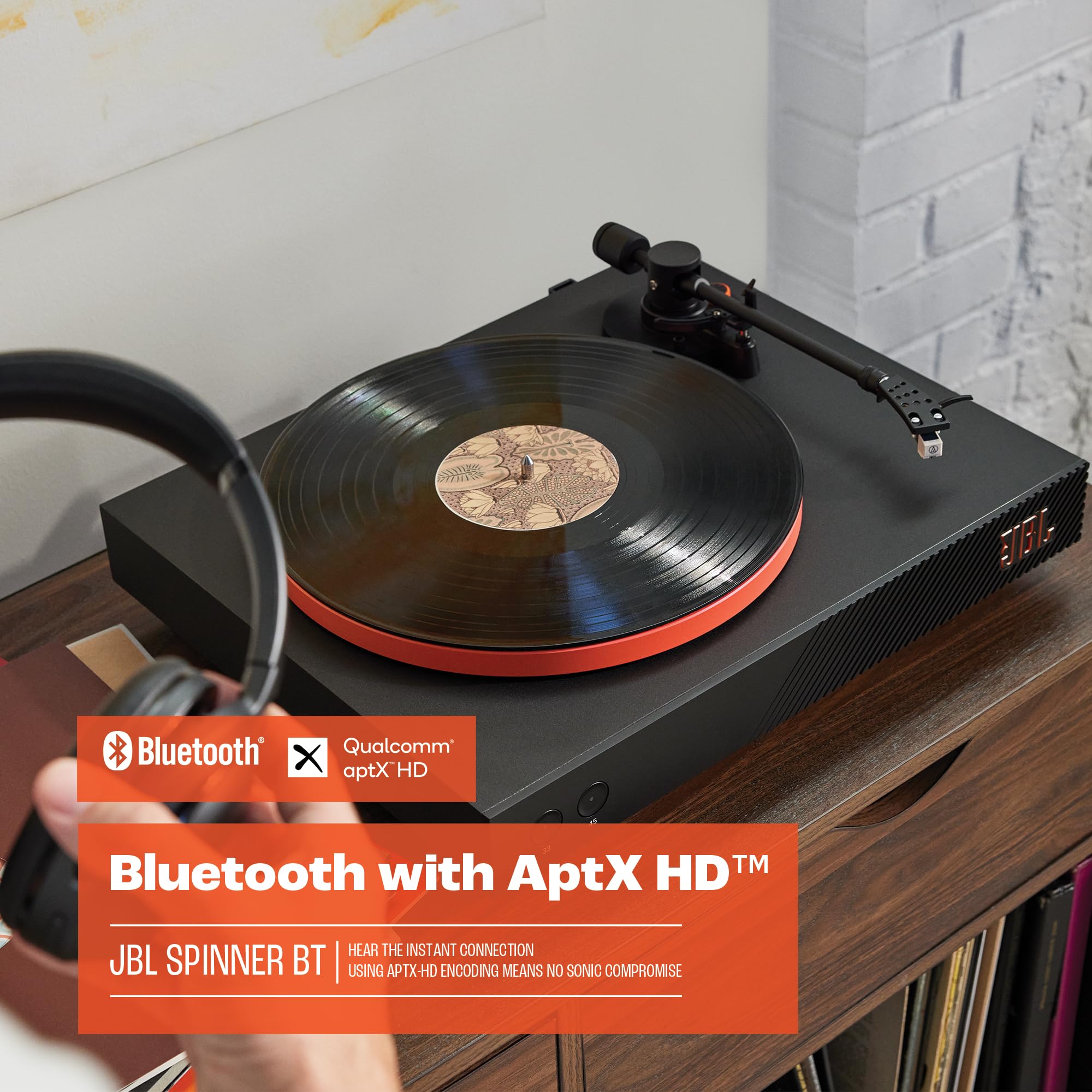 JBL Spinner BT – Hochwertiger Schallplattenspieler mit Bluetooth und aptXTM HD – Schwarz und Orange