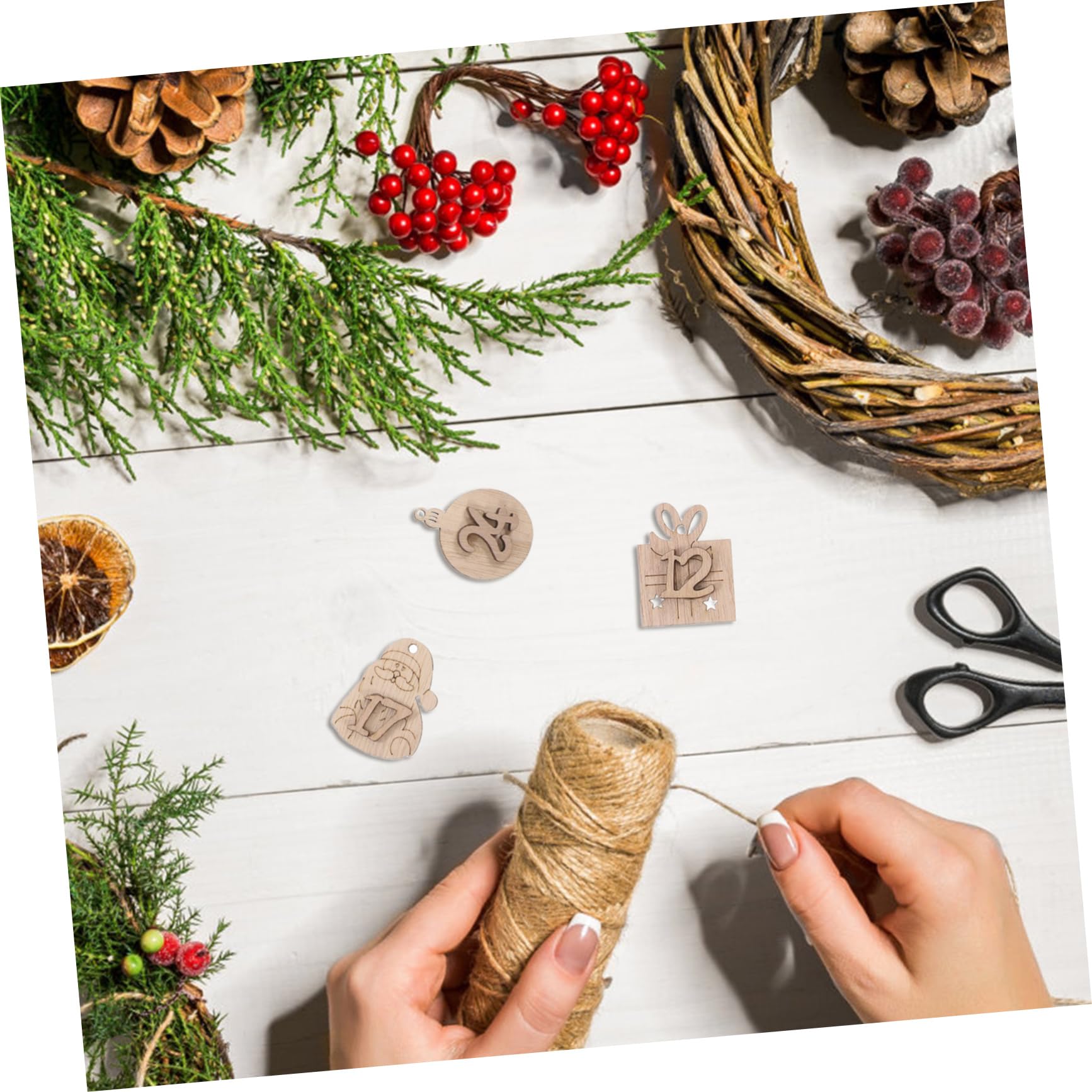 Cabilock 1 Jeu Pendentif Calendrier De Noël Décoration Forme Étiquettes De Numéro De Calendrier De L'avent Pendentif Suspendu en Bois Décor De Noël Beige 24 Pièces