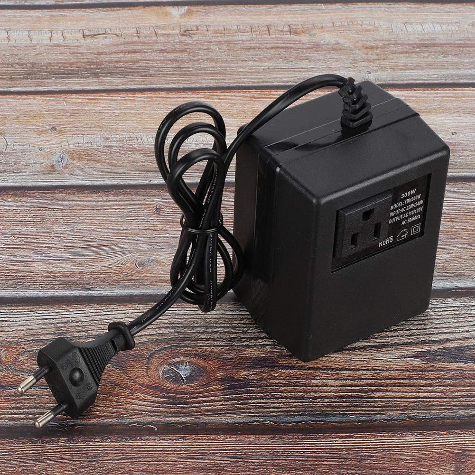 Adattatore Trasformatore di Alimentazione 300 W Convertitore Tensione CA 220 V a 110 V con Spina Europea EU Plug per Viaggi e Dispositivi Elettronici