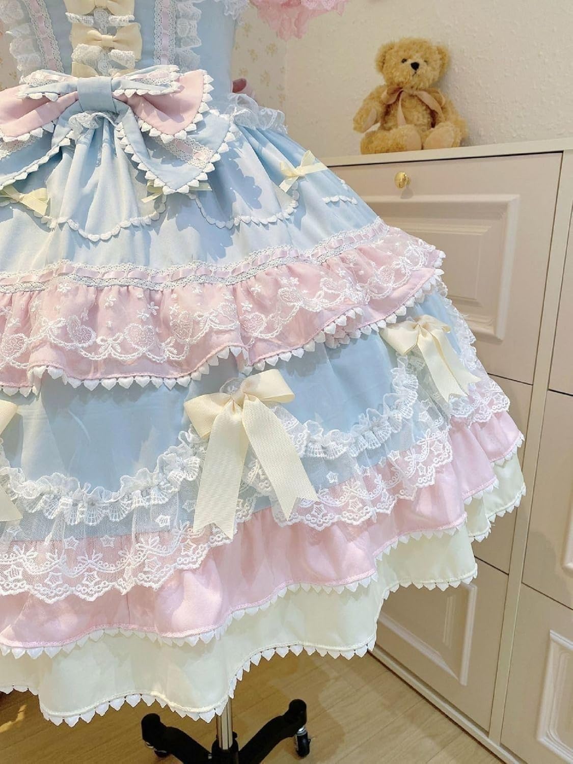 Sweet Pink Lolita Dress for Women – Ideal Cosplay Costumes and Party Attire with Elegant Bow and Lace Design