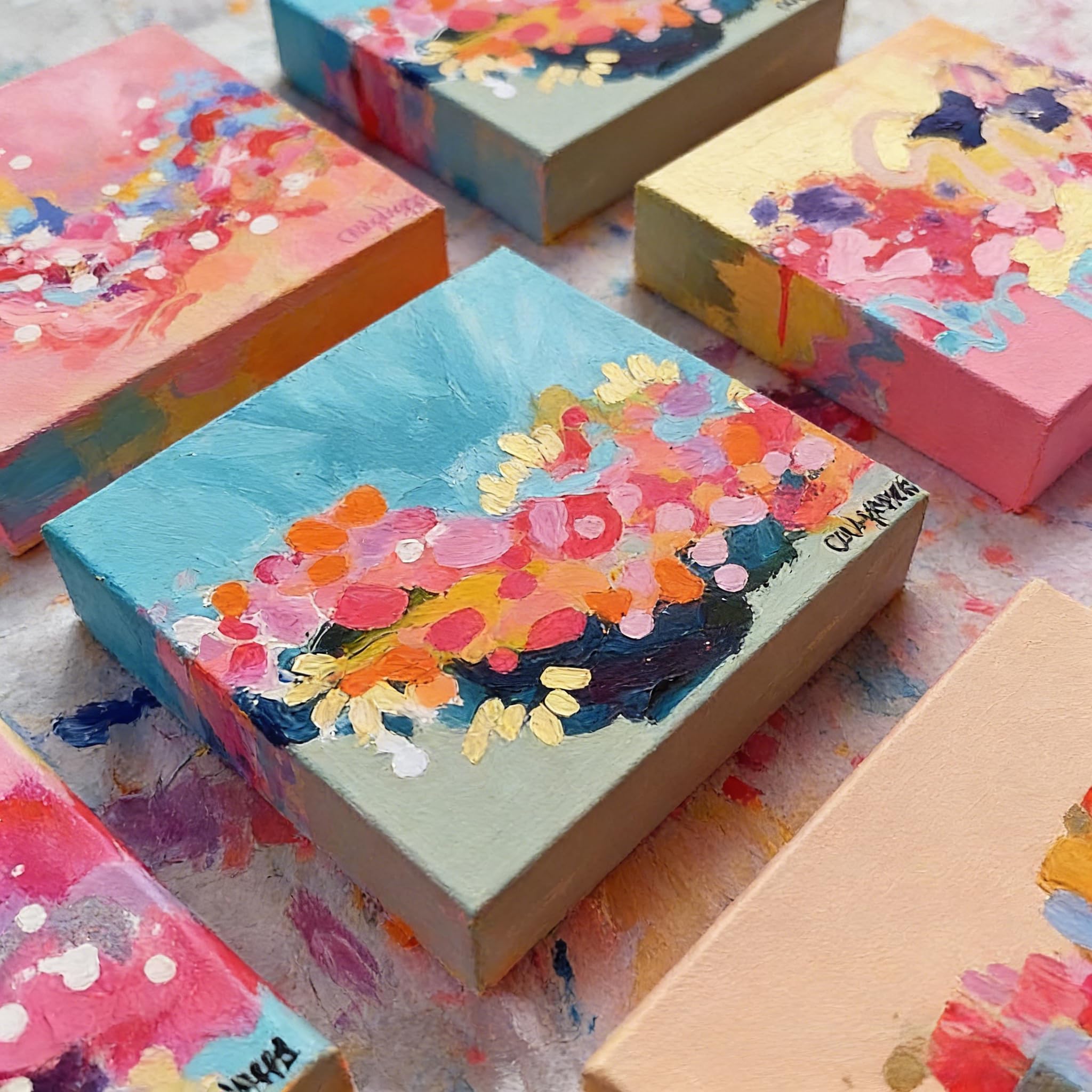 AUREUO Lienzo envuelto en galería de 10 x 10 pulgadas, 1.5 pulgadas de profundidad, paquete de 4 lienzos cuadrados blancos de 10 onzas con triple imprimación de gesso 100 % algodón para pinturas