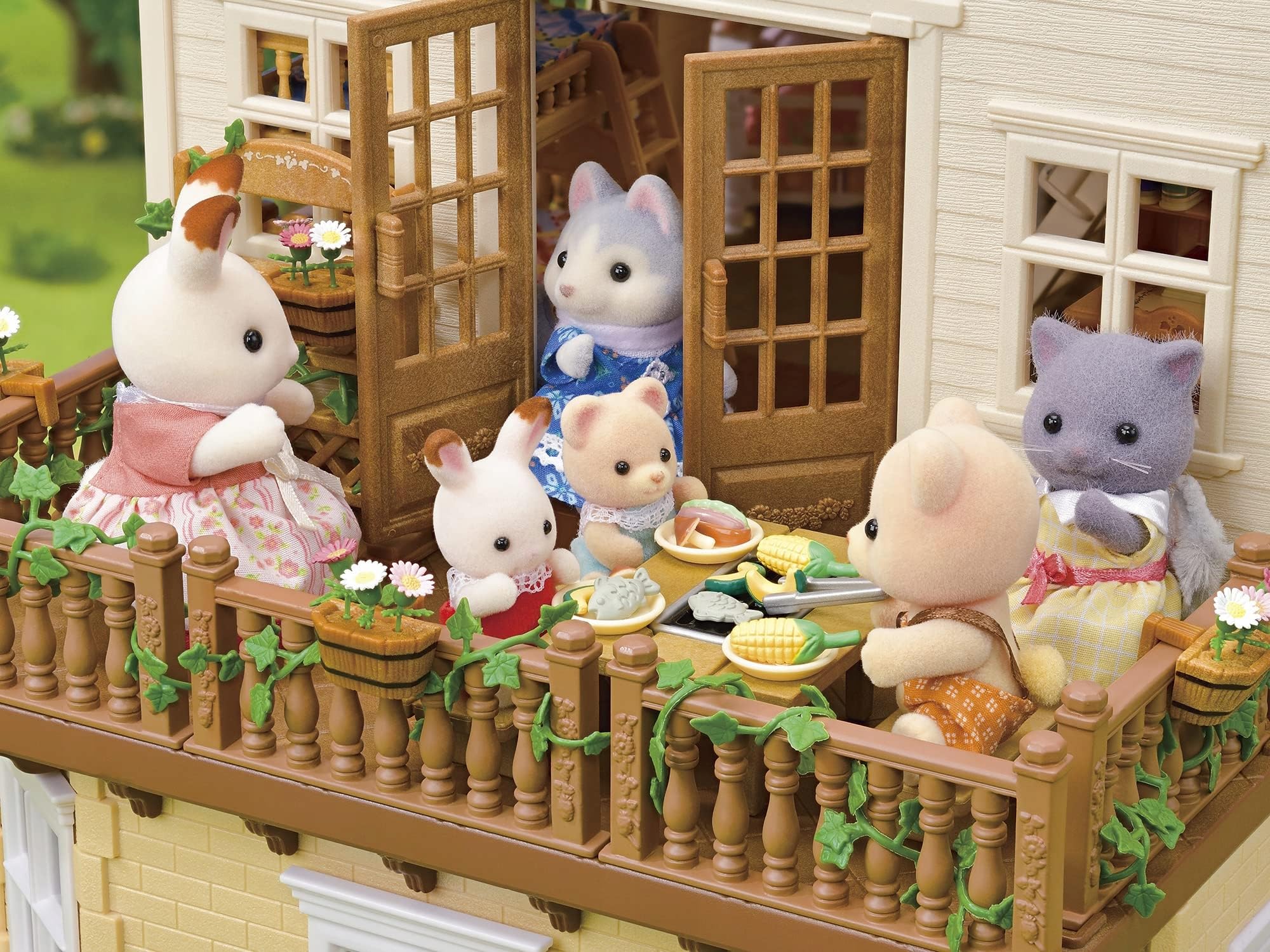 Sylvanian Families - La grande maison éclairée et sa pièce secrète - Maison avec + 10 accessoires - Plongez dans l'univers de la famille Sylvanian - Figurines miniatures - Jouet enfant 3 ans - 5716