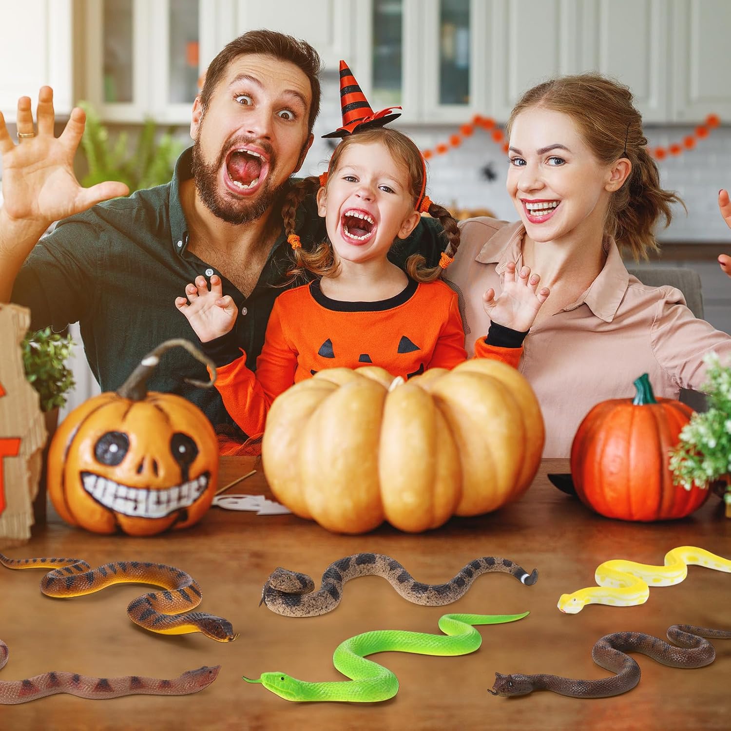 6pcs Fake Snakes Prank, Soft Rubber Snake Realistic Keep Birds Away, Lifelike Fake Animal Toy Scary Figurine for Pranks, Halloween Party Decorations, and Educational Purposes Supply