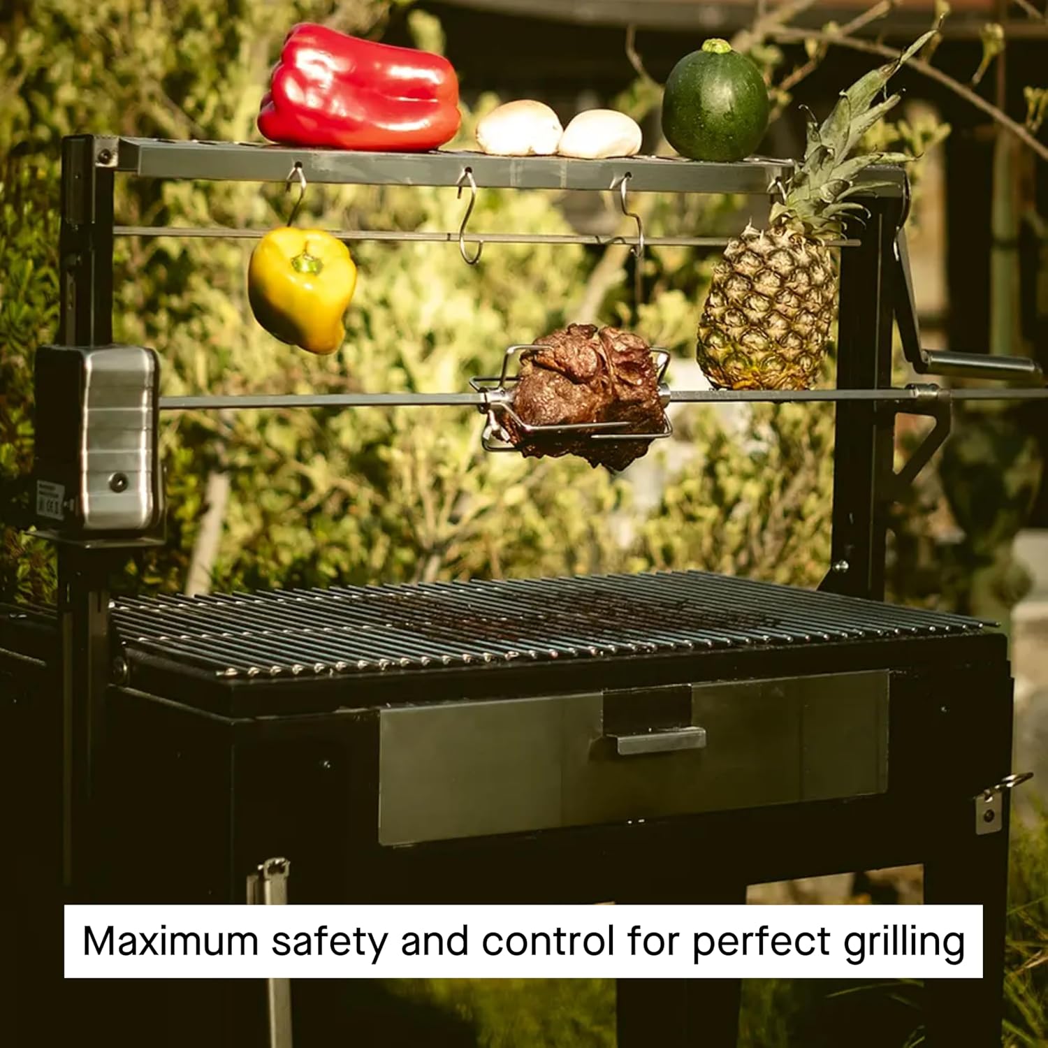 GW Store - Charcoal Grill Maiten - Freestanding Santa Maria Barbecue, Adjustable Height, Detachable Front Cover, 22 lbs Capacity - Ideal for Camping
