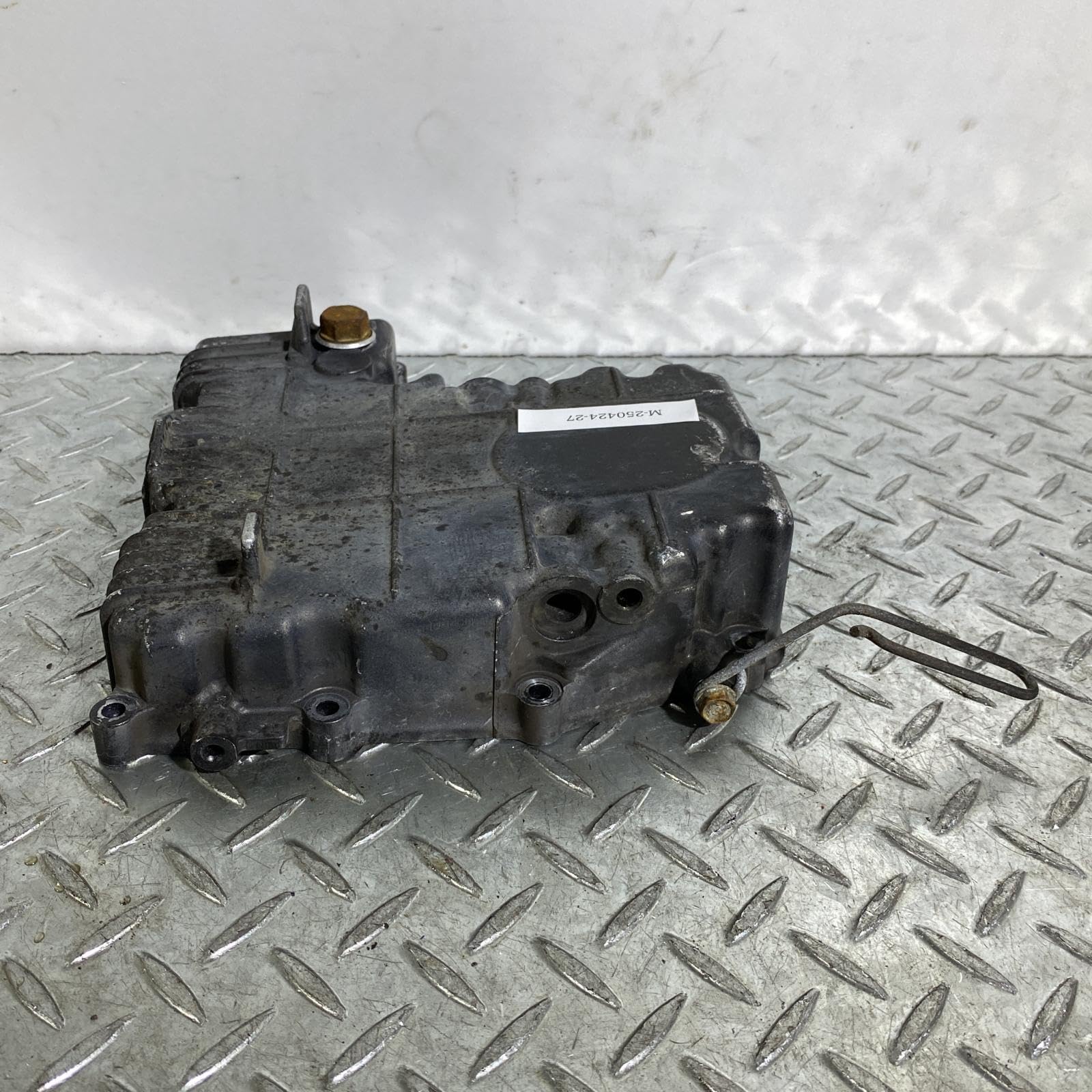 Amazon | CB400SF オイルパン(M-250424-27) | オイルポンプ | 車＆バイク