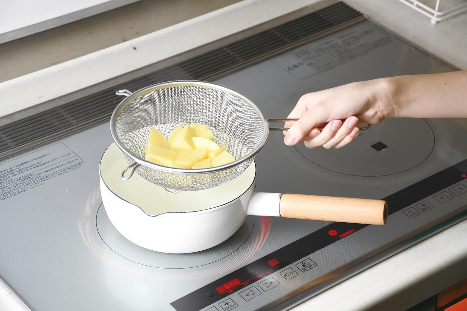 Pearl Metal HC-411 Double Mesh Strainer Colander, 8.3 inches (21 cm), Foot Included, Stainless Steel, Basis Line