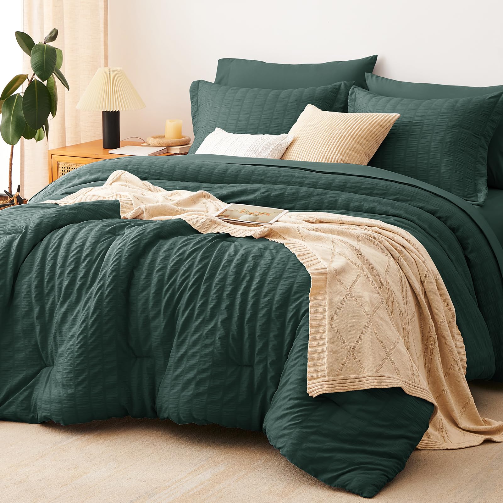 CozyLux Oversized Queen Seersucker Comforter Set, Forest Green, 98 x 98 in