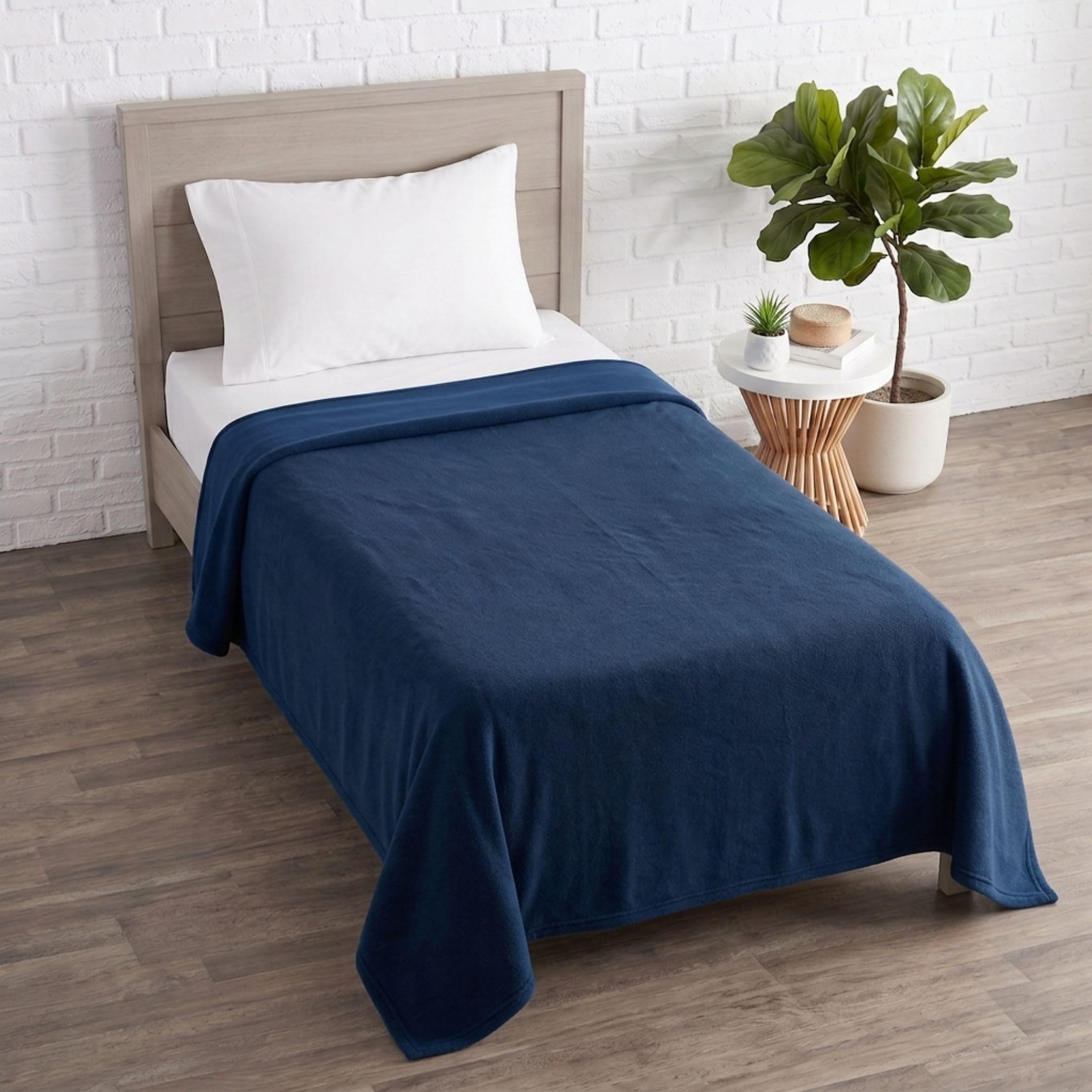 Soft Fleece Blanket for Single Bed, Mild Winter, Traveling Blanket, Warm Bedsheets, All Seasons Blanket, Micro Mink | Lightweight Single Bed Blanket, Cozy Comforter for Home, N Blue,150×220 cm-image-25