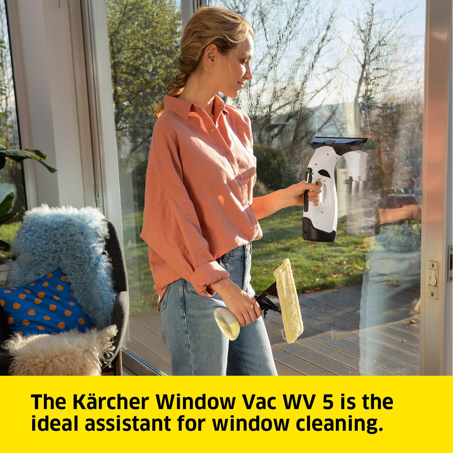 Kärcher WV 5 plus N Black Edition, noir, jaune (autonomie de la batterie : 35 min, 2 buses d'aspiration – étroit/large, vaporisateur avec housse en microfibre, concentré nettoyant pour vitres 20 ml