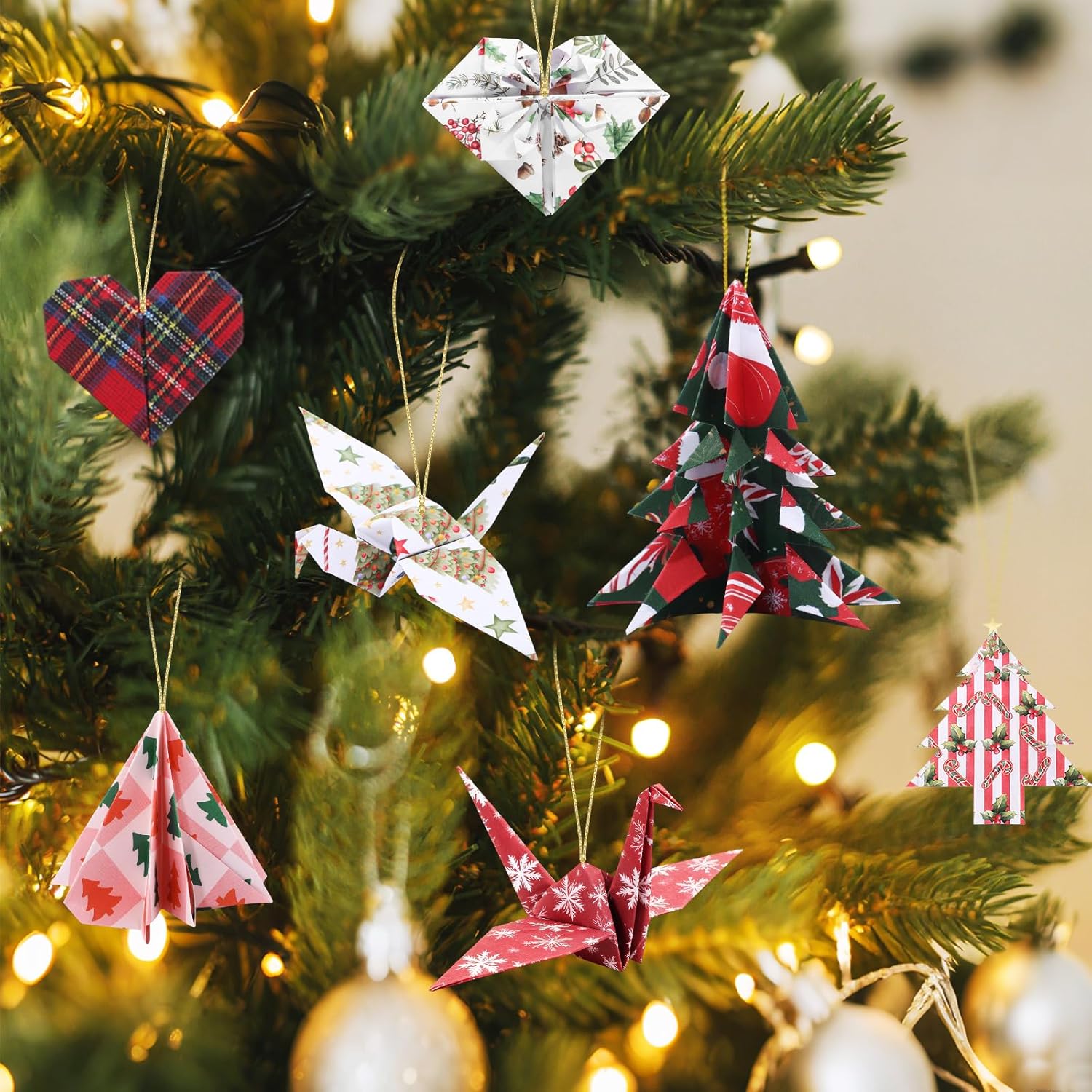 Harloon 500 Sheets Christmas Origami Paper 20 Styles 6 Inch Thin Double Sided Christmas Pattern Colorful Folding Paper Crafts for Holiday Scrapbook School House Office Decor Easy Fold for Beginner