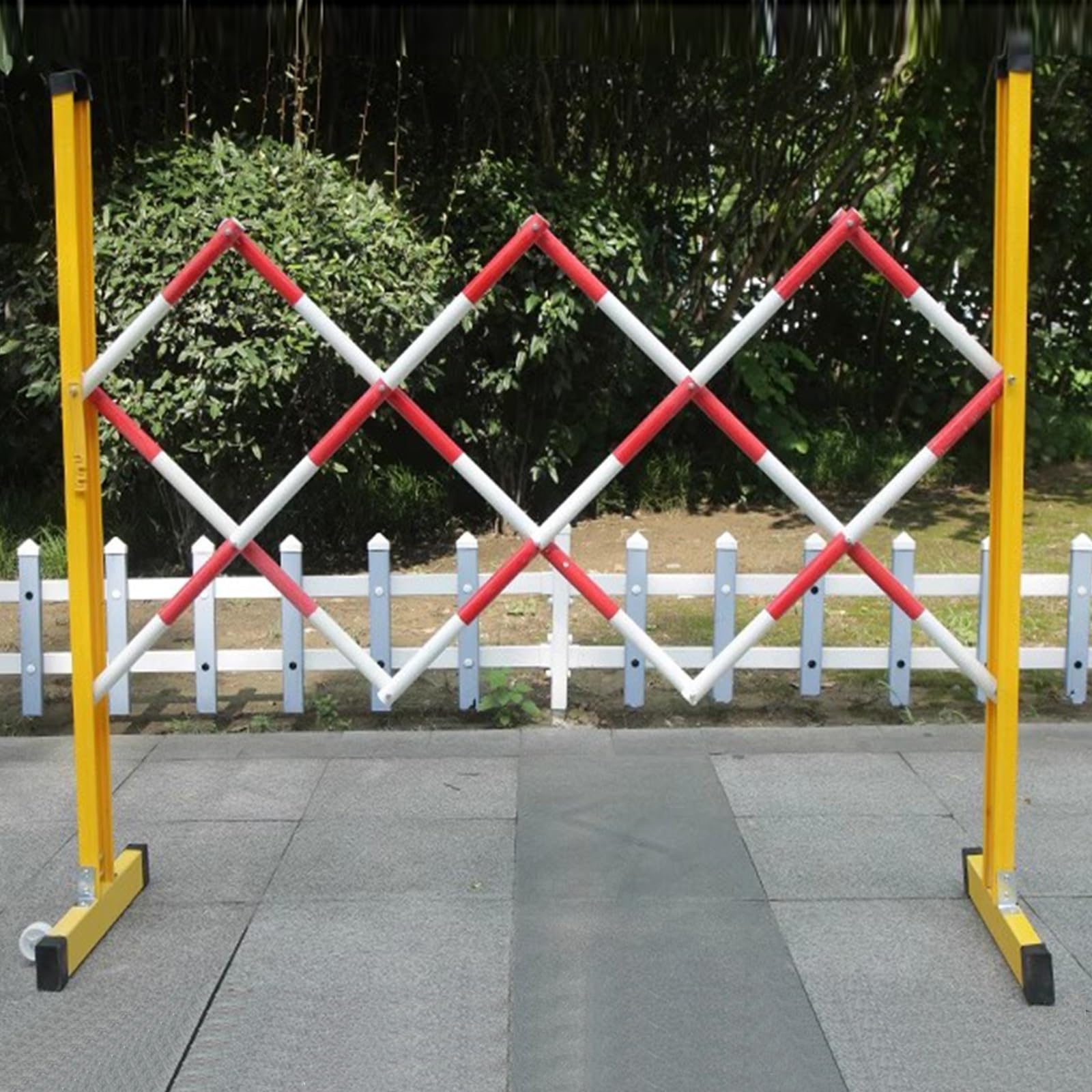 ASerZenith Expandable Mobile Barrier Traffic Fence, Expandable Metal Barricade Portable Quickly Block Scissor Gate Retractable Traffic Barricade For Driveway Traffic,Red-1.2X2.5M