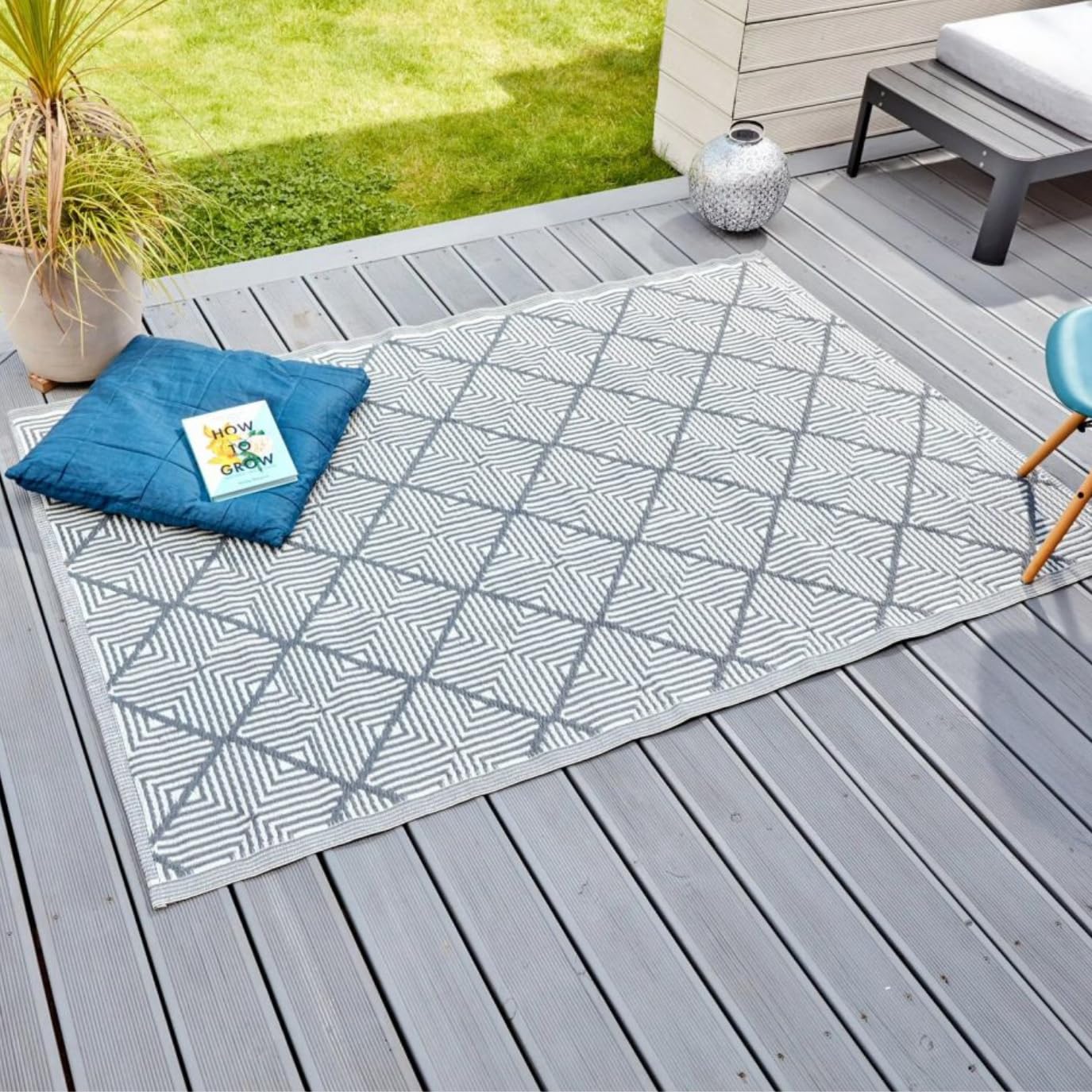 Garden Mile Grey Outdoor Rug - Zig-Zag Mat - Large Foldable Garden Carpet, Weatherproof, Uv Resistant, Anti-Slip, Alfresco Area Rug, Washable Outdoor Mat For Picnic, Patio, & Beach