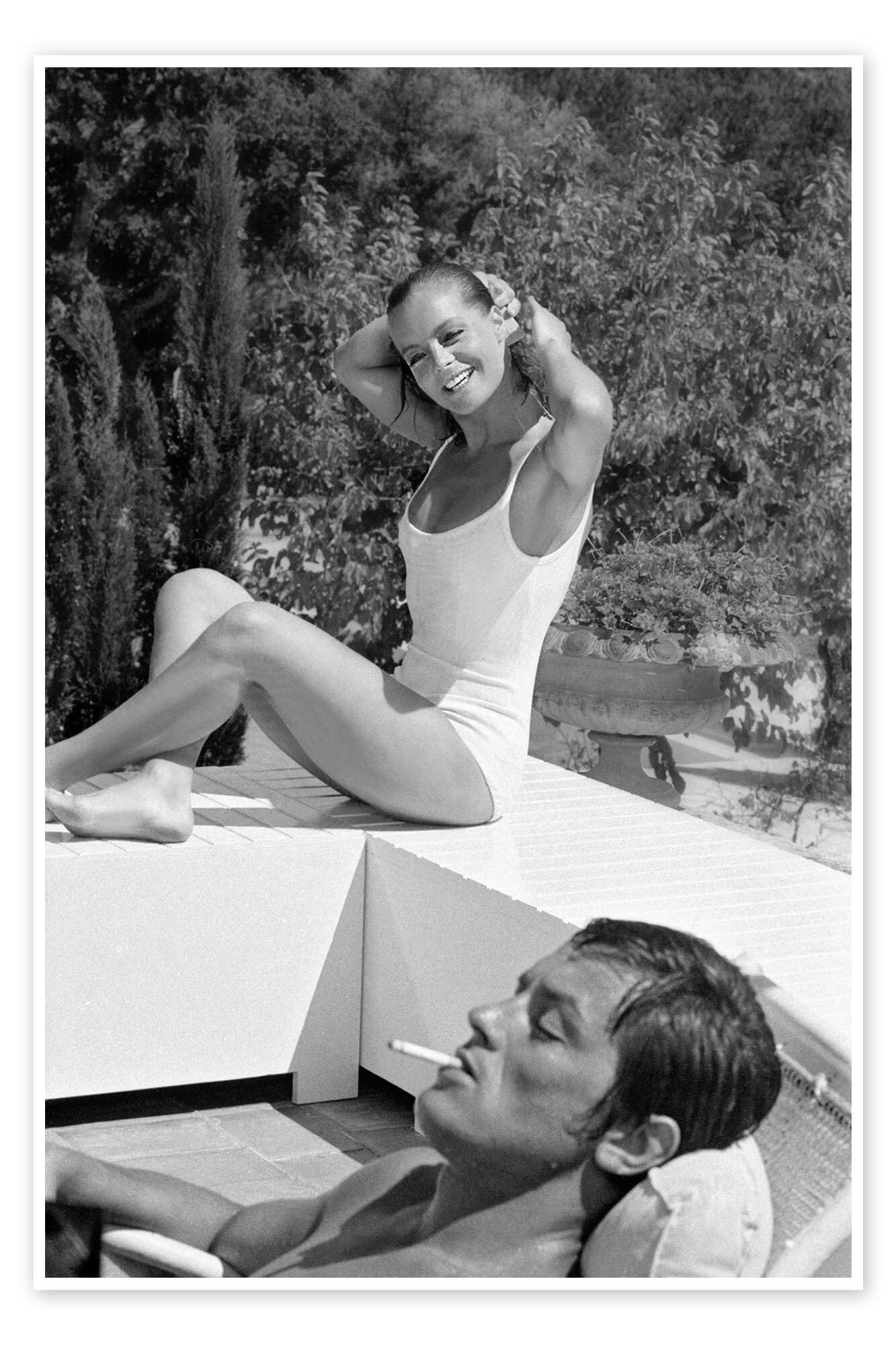 Posterlounge Romy Schneider e Alain Delon, La piscina, 1968 Poster | 80 x 120 cm Nero e Bianco Quadri Decorazione per pareti