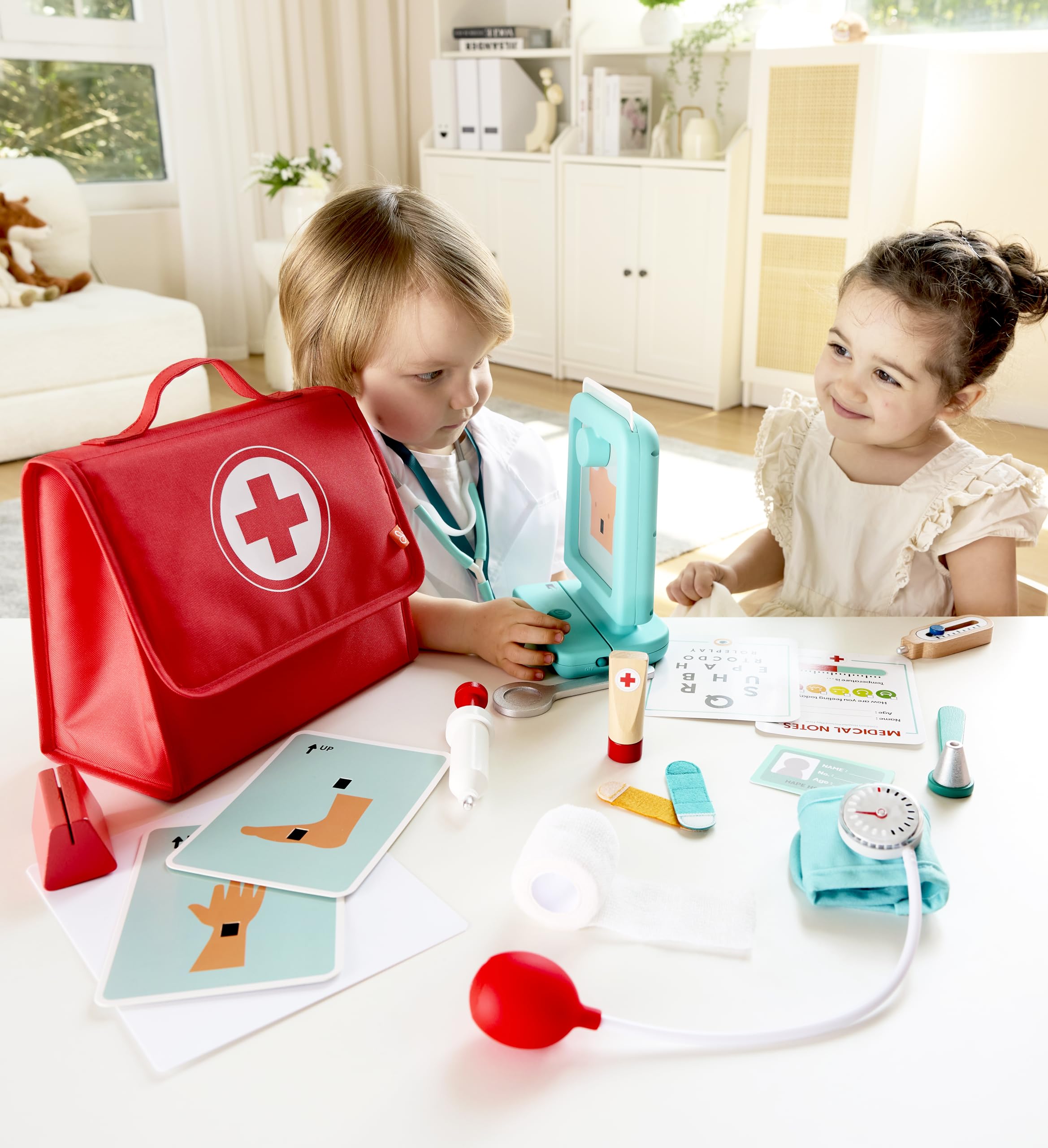Hape Little Doctor’s Medical Set, Turquoise, kindergrootte - Image 4