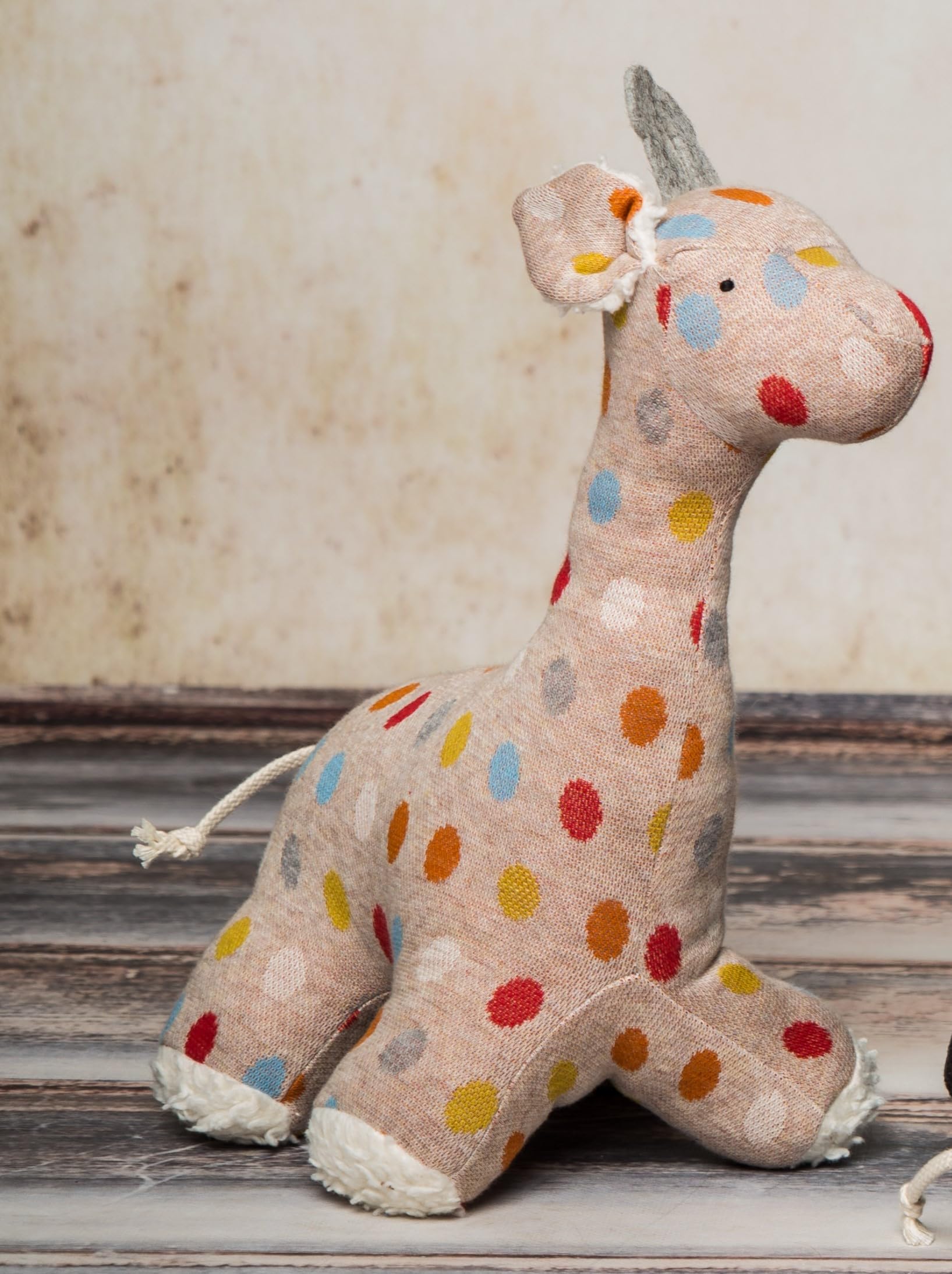 Efie Bio-Spieluhr Giraffe, Handgefertigt in Deutschland, 100% Bio-Baumwolle, Recycelte Füllung, Nachhaltig, Babyspielzeug ab Geburt, ca. 32 cm (Melodie: Mozarts Wiegenlied, schlafe Mein Prinzchen……)