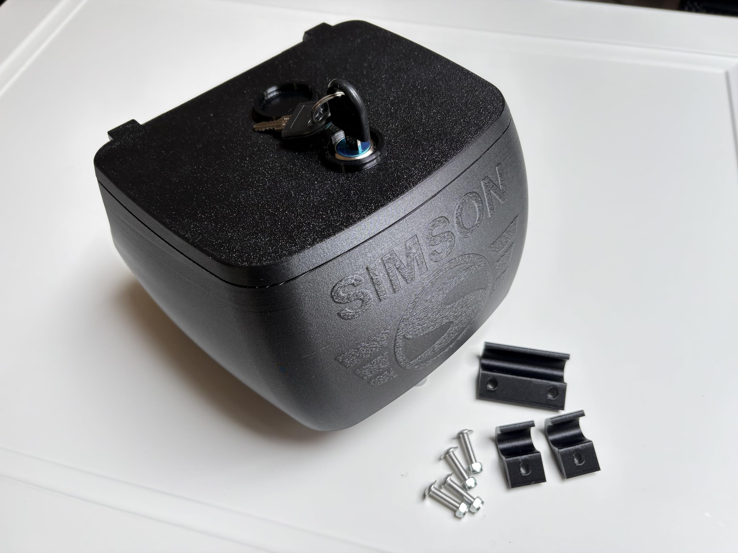 Generisch Simson S51 Werkzeugbox XXL Gepäckträgermontage Toolbox abschließbar spritzwasserdicht kohlefaserverstärkter 3D-Druck 3.5 Liter