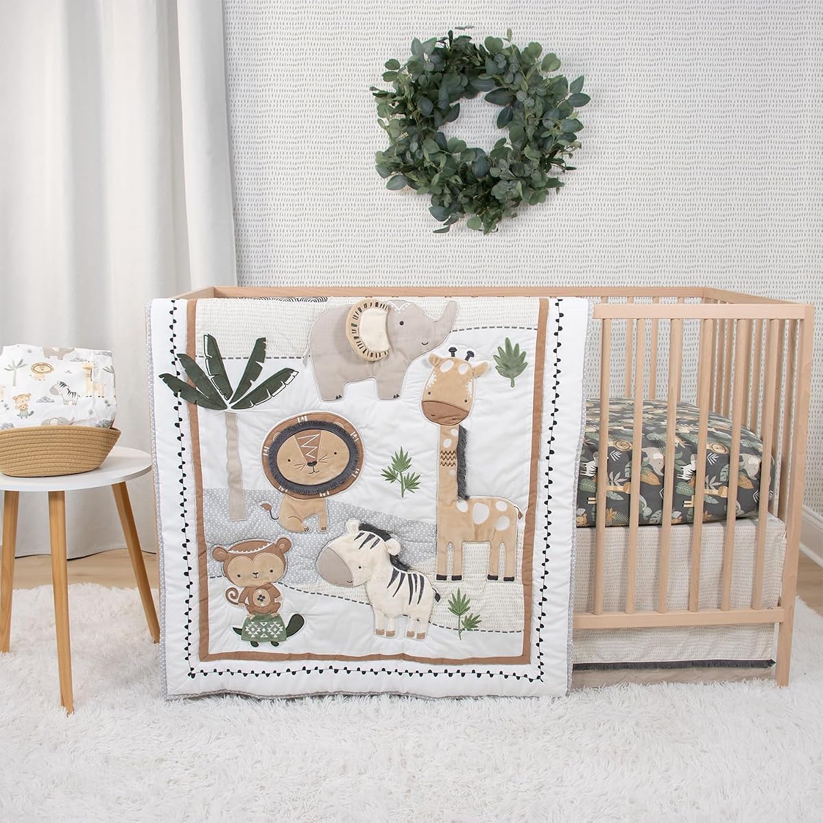 Juego de ropa de cama para cuna de bebé de 4 piezas de algodón orgánico para niños y niñas, juego de cama para recién nacidos, bebés y niños pequeños, decoración con dos sábanas para cuna, edredón con volantes antipolvo, Safari Serenity