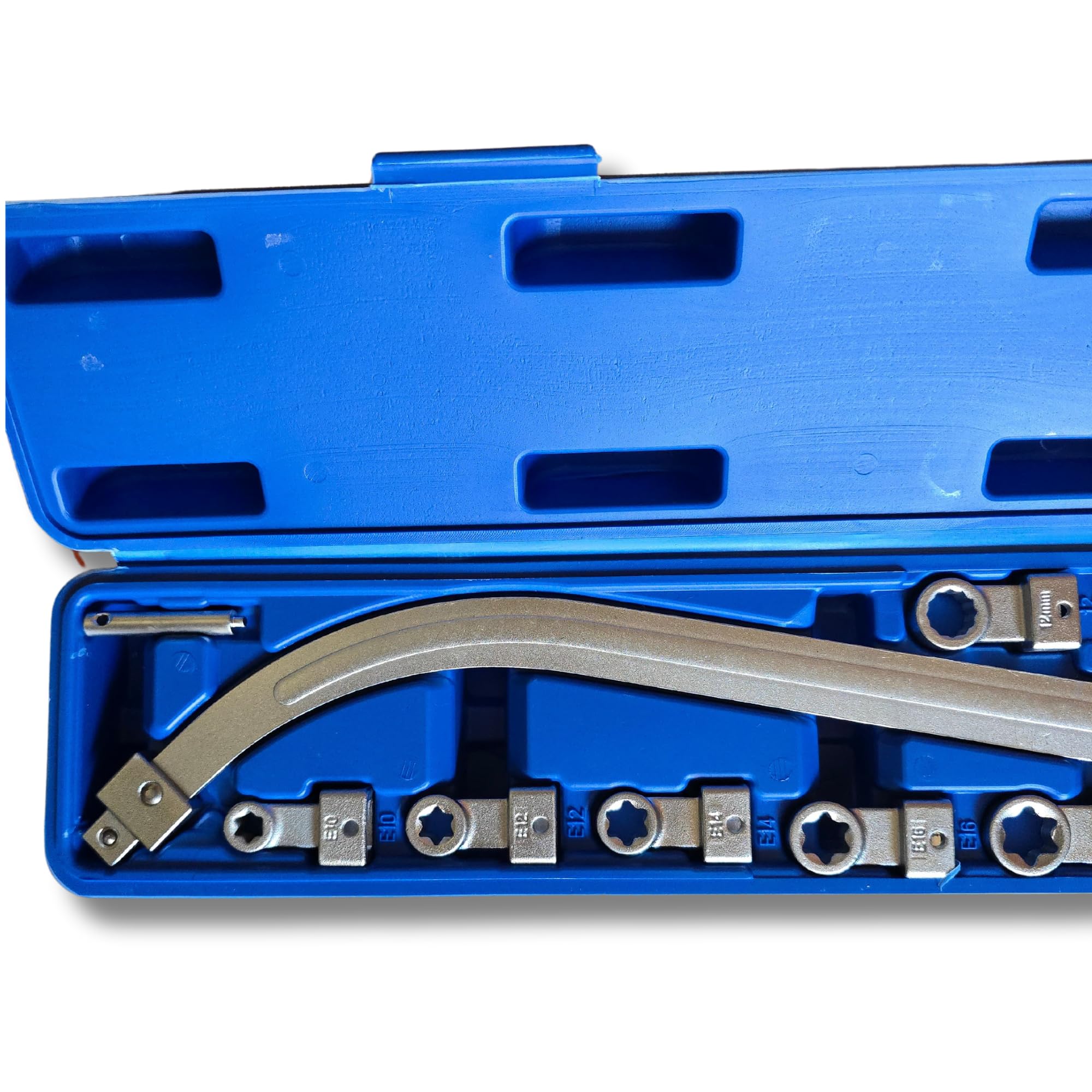 Llave curva para montar, desmontar y tensar correas de distribucion o accesorios.