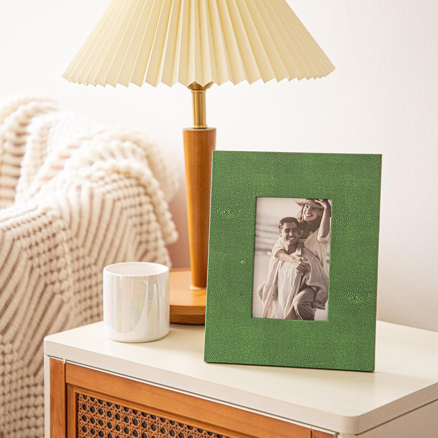 2 Pack Green Shagreen Faux Leather Picture Frames – 5x7 and 4x6, Elegant Modern Design for Home and Office Decor, Versatile Horizontal and Vertical Placement - Image 5