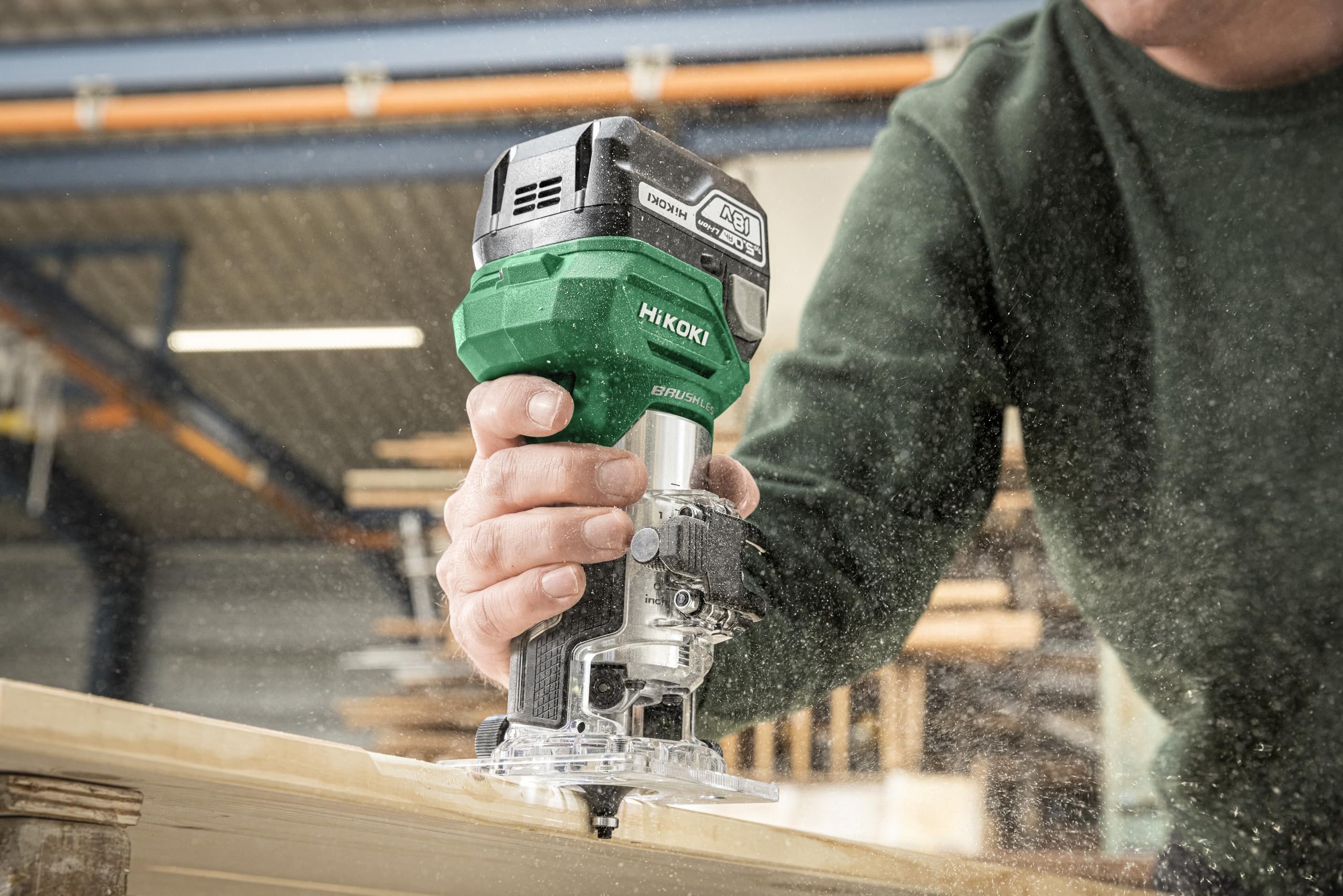 HiKOKI Fresatrice a Batteria - 18 V, Li-Ion, Pinza 6/8 mm, Profondità di Immersione 40 mm, Brushless - Con Accessori e Valigetta - Senza Batteria/Caricabatterie