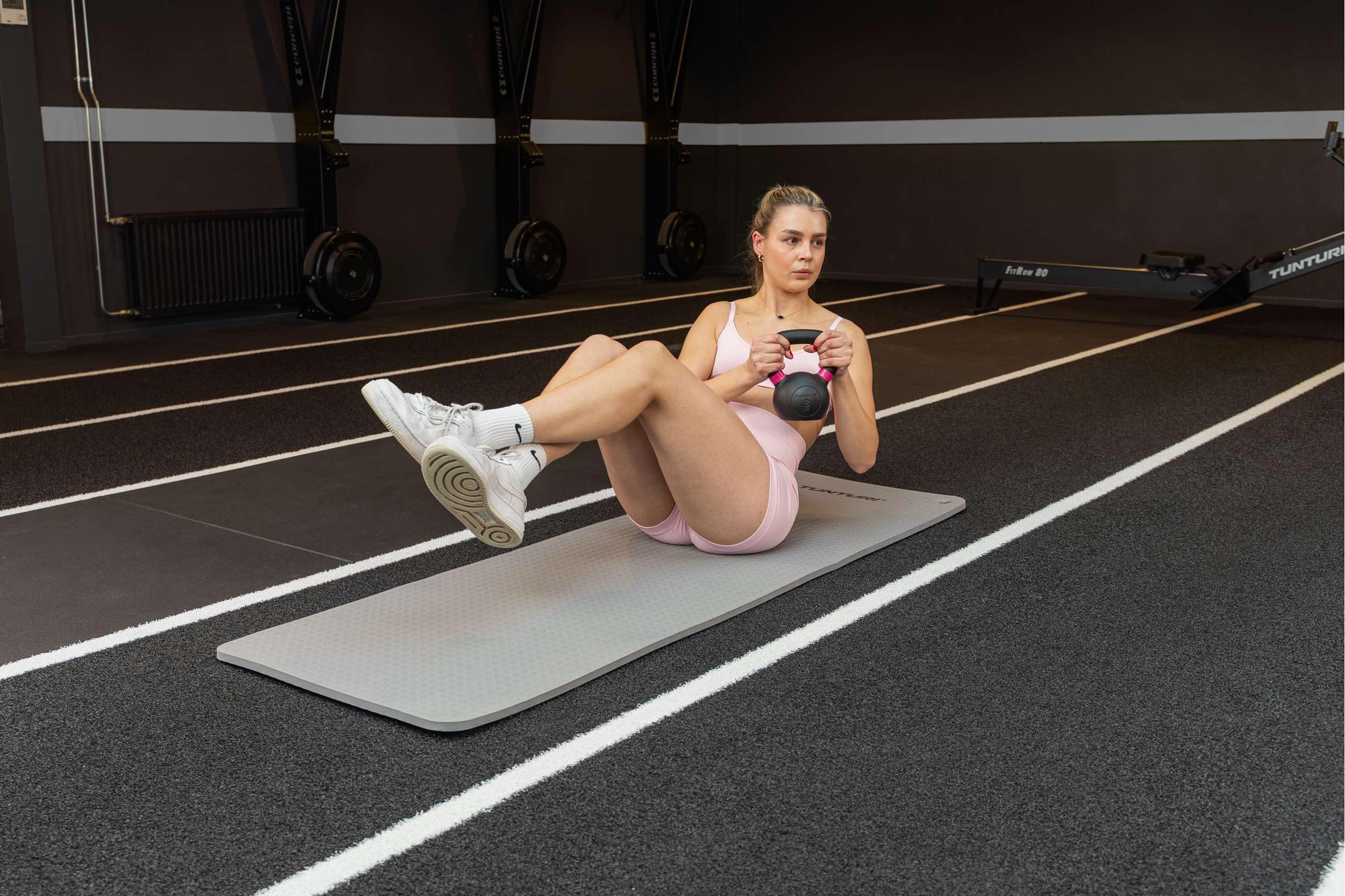 Tunturi Platinum - Set kettlebell in ghisa, 6-10 kg, con app fitness gratuita