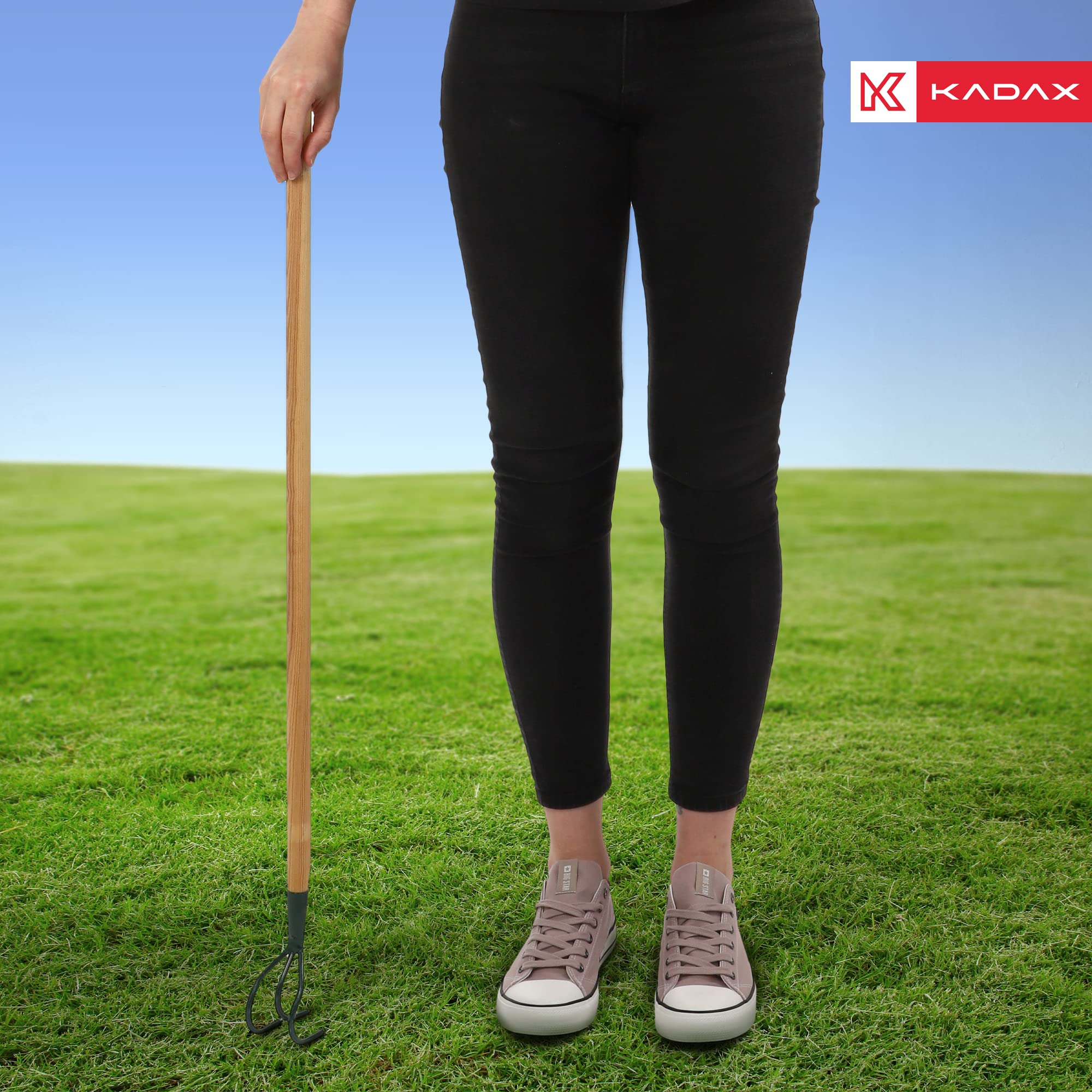 KADAX Cultivateur de désherbage ŕ 3 Dents - Crampons de Mauvaises Herbes - Petite Griffe de Fleur avec Manche - Accessoires de Jardin en métal - houe de Jardin pour desserrer Le Sol (Vert)